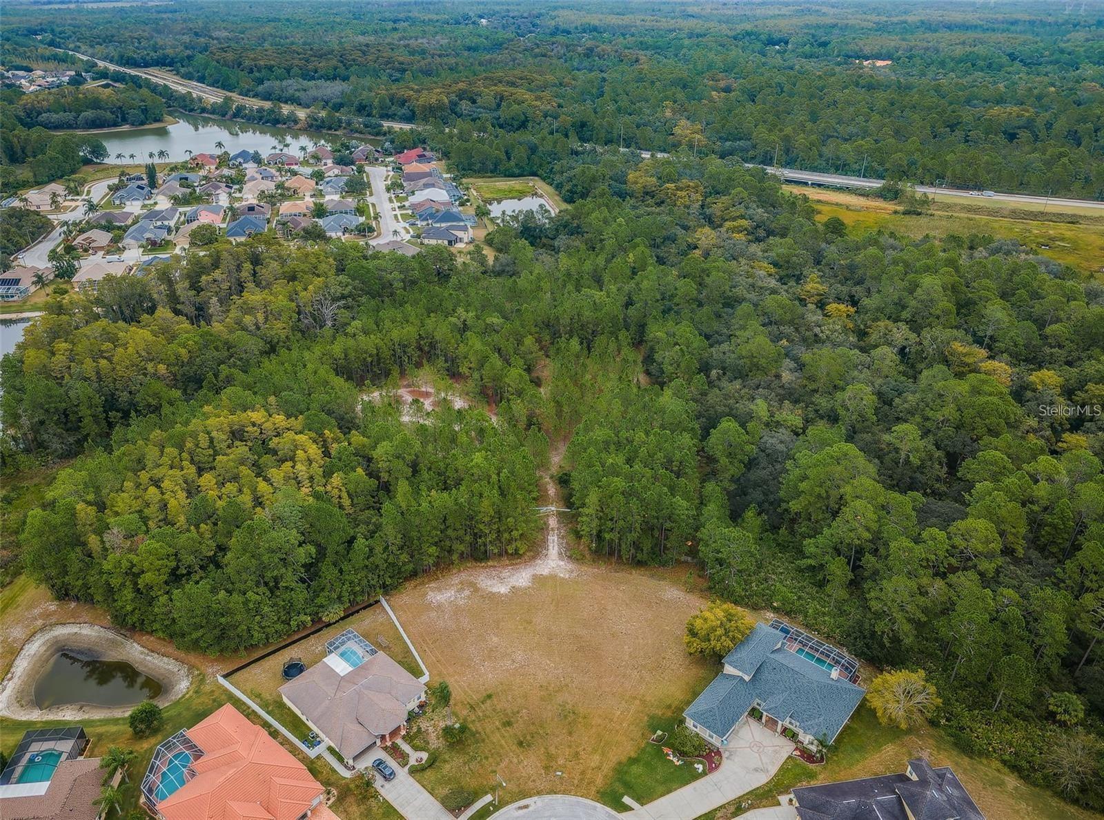 RIVERCHASE - Land