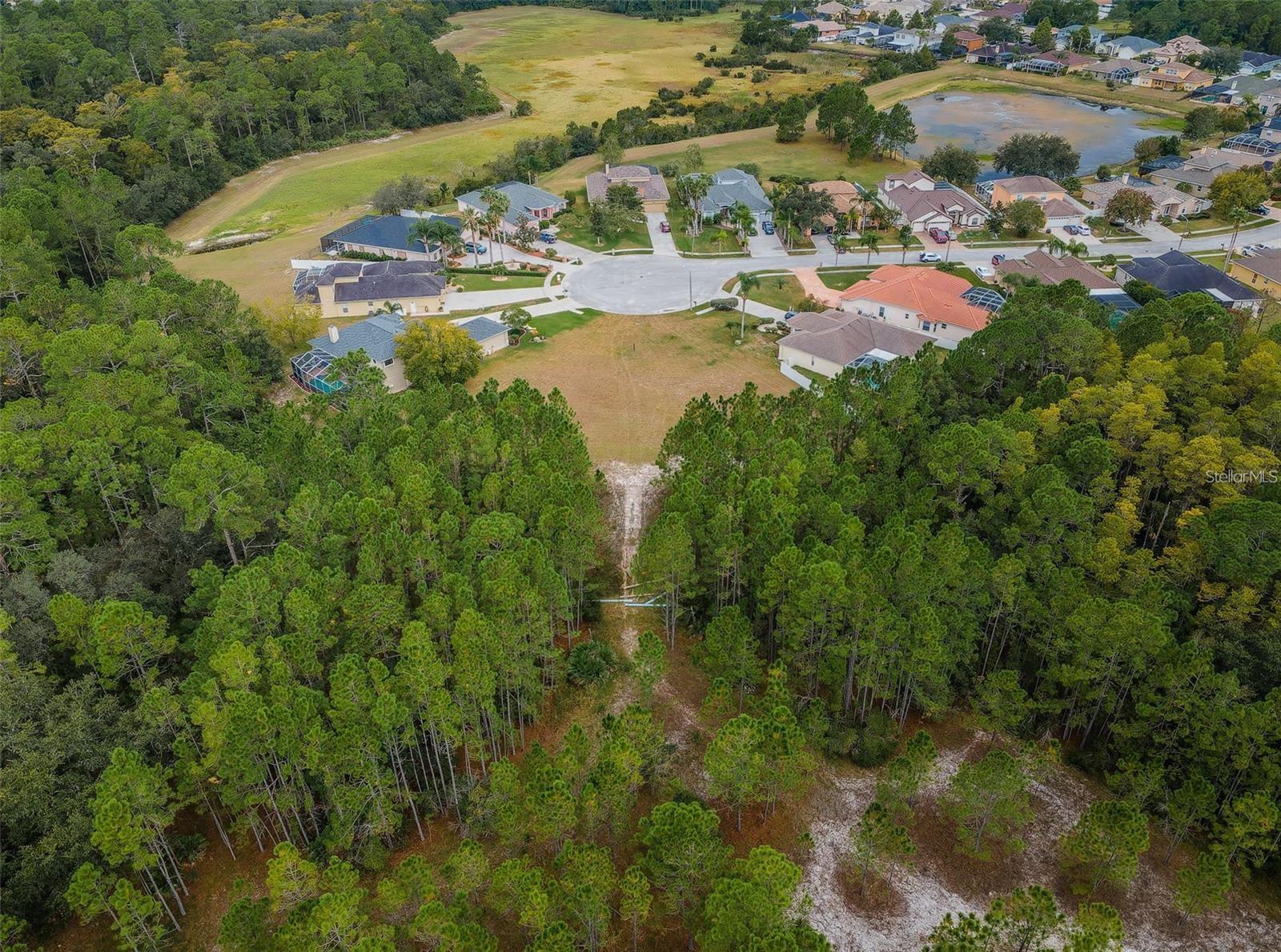 RIVERCHASE - Land