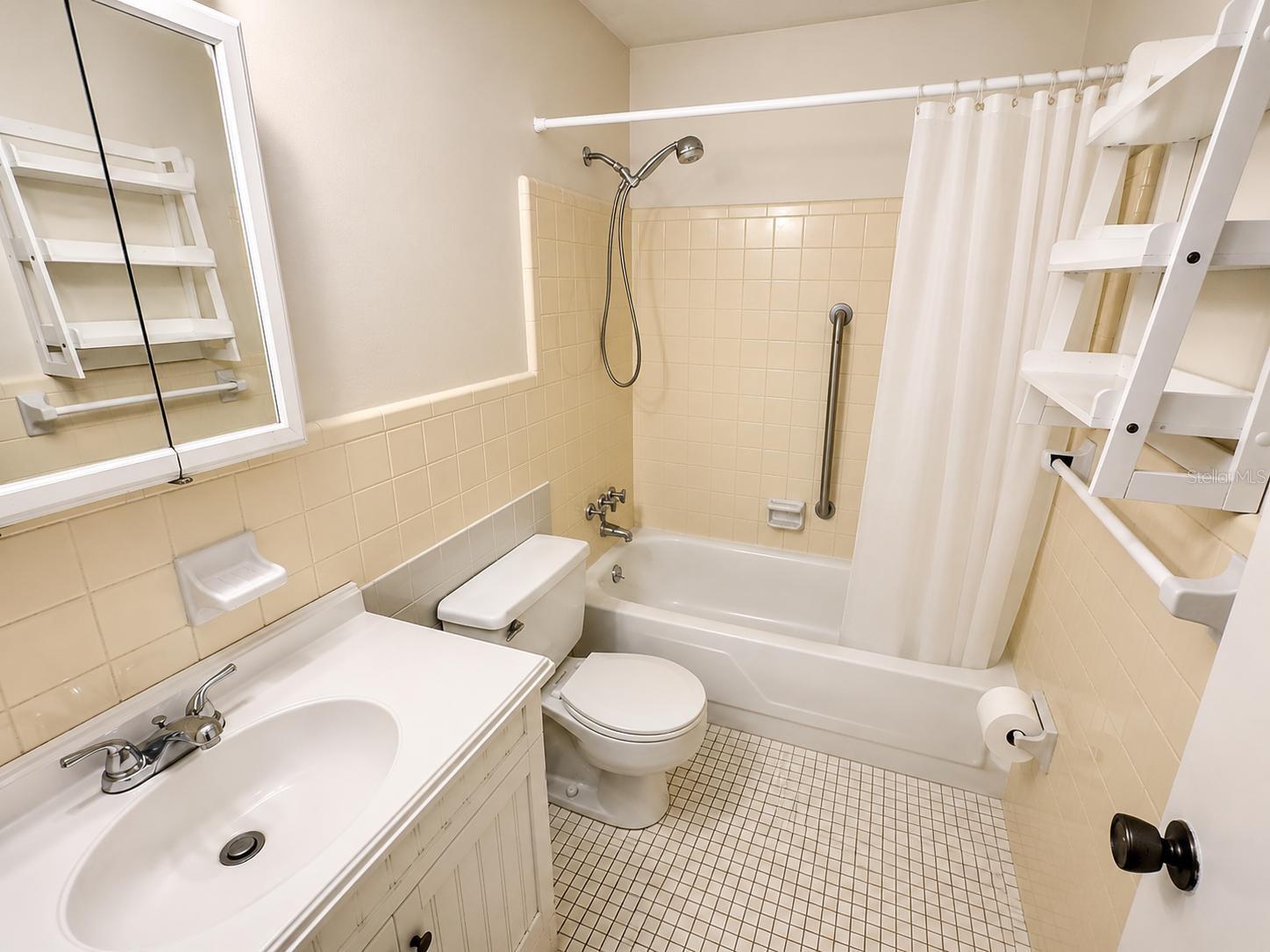 SEMINOLE GARDEN APTS CO-OP - Residential Lease