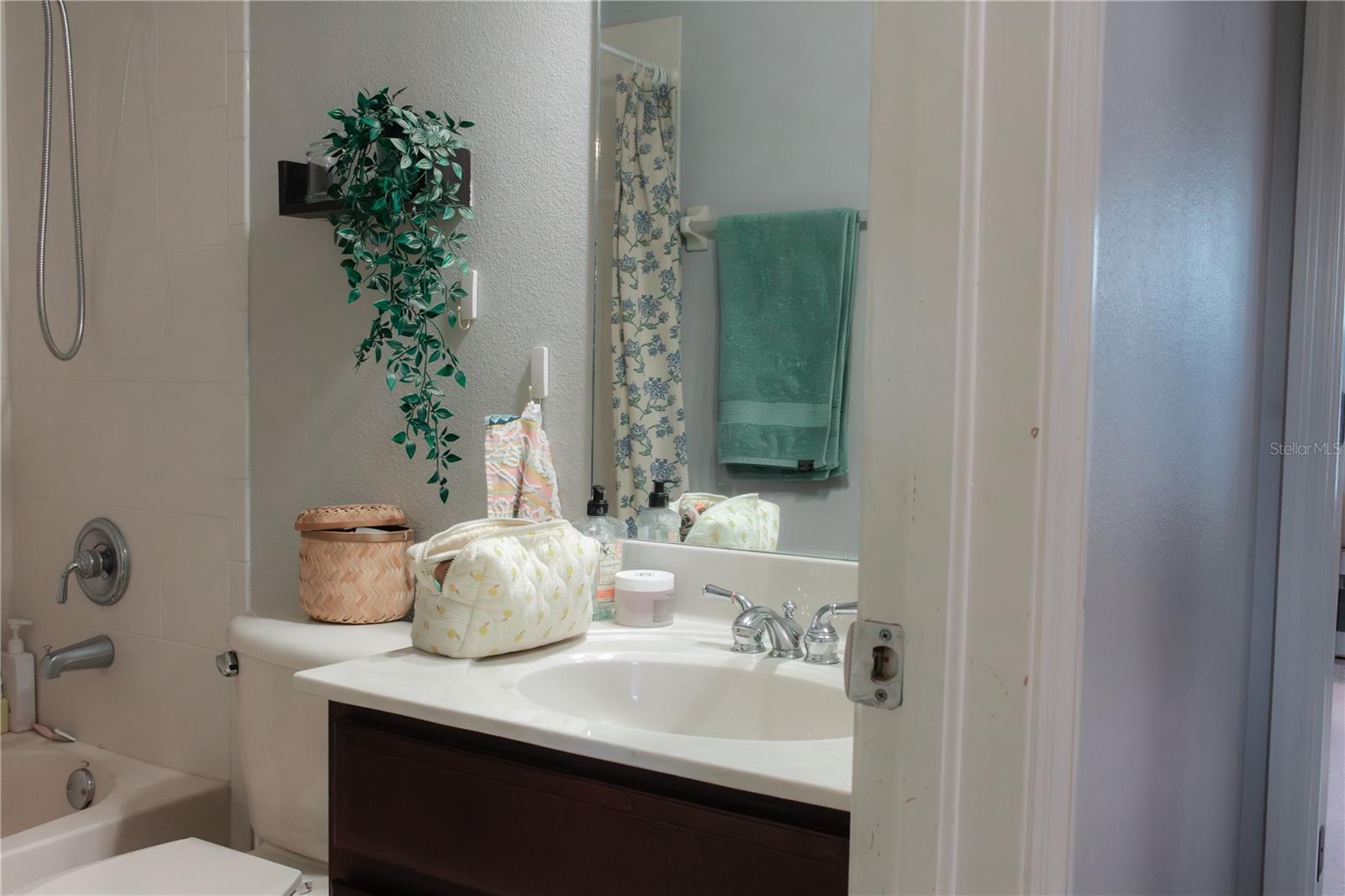 BAYSHORE POINTE TWNHM PH 2 - Residential Lease