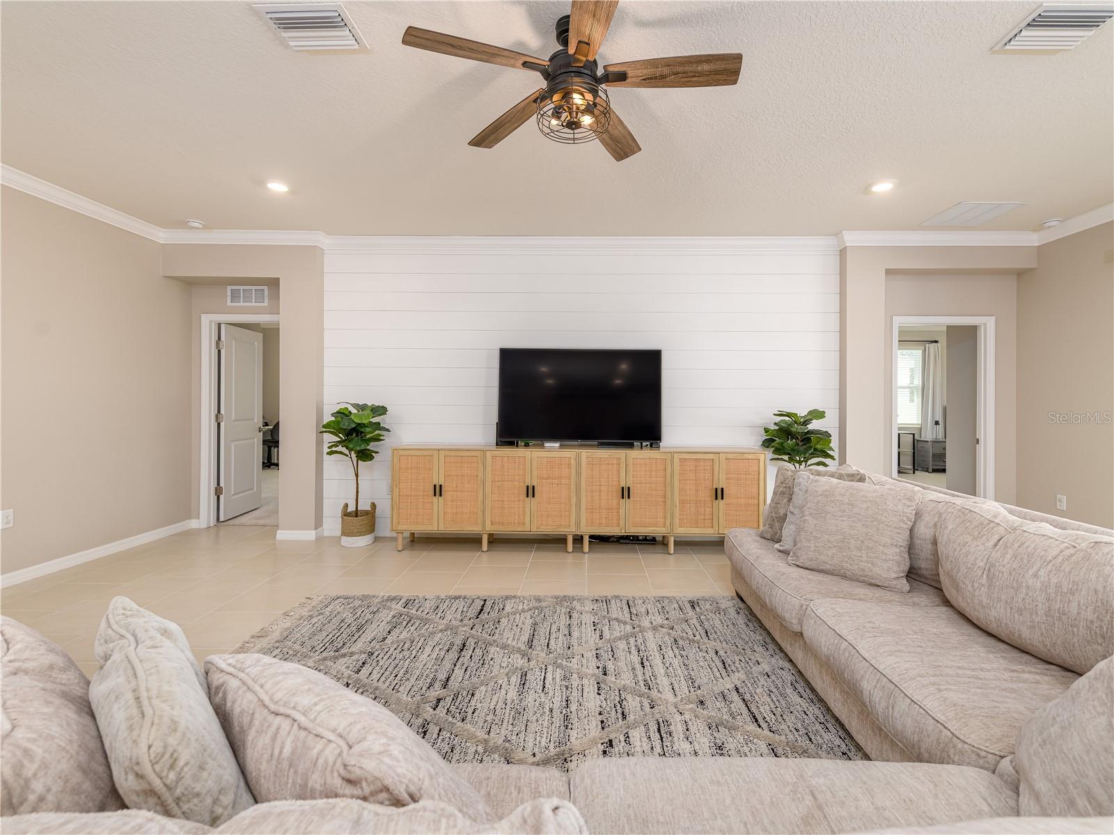 SILVERADO RANCH - Residential