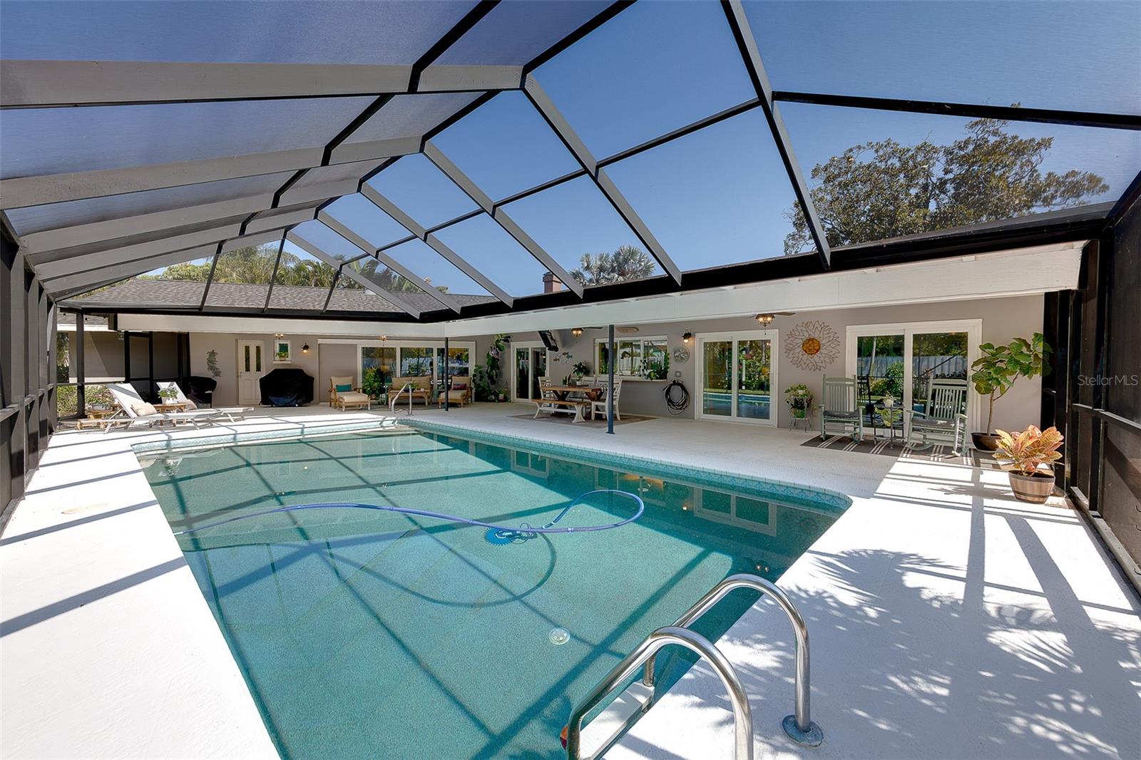 URBAN LAKE ESTATES 2ND ADD - Residential