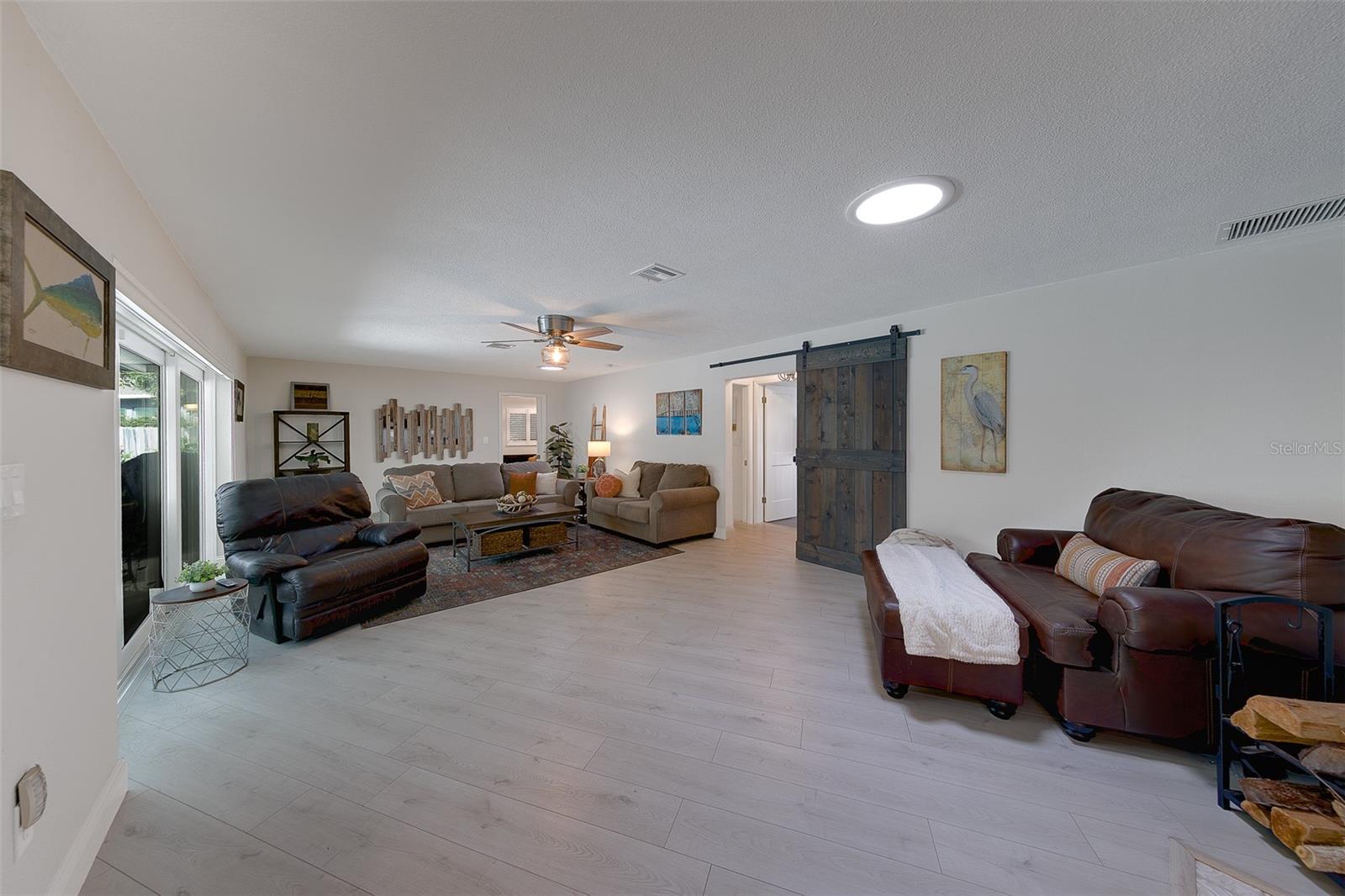 URBAN LAKE ESTATES 2ND ADD - Residential