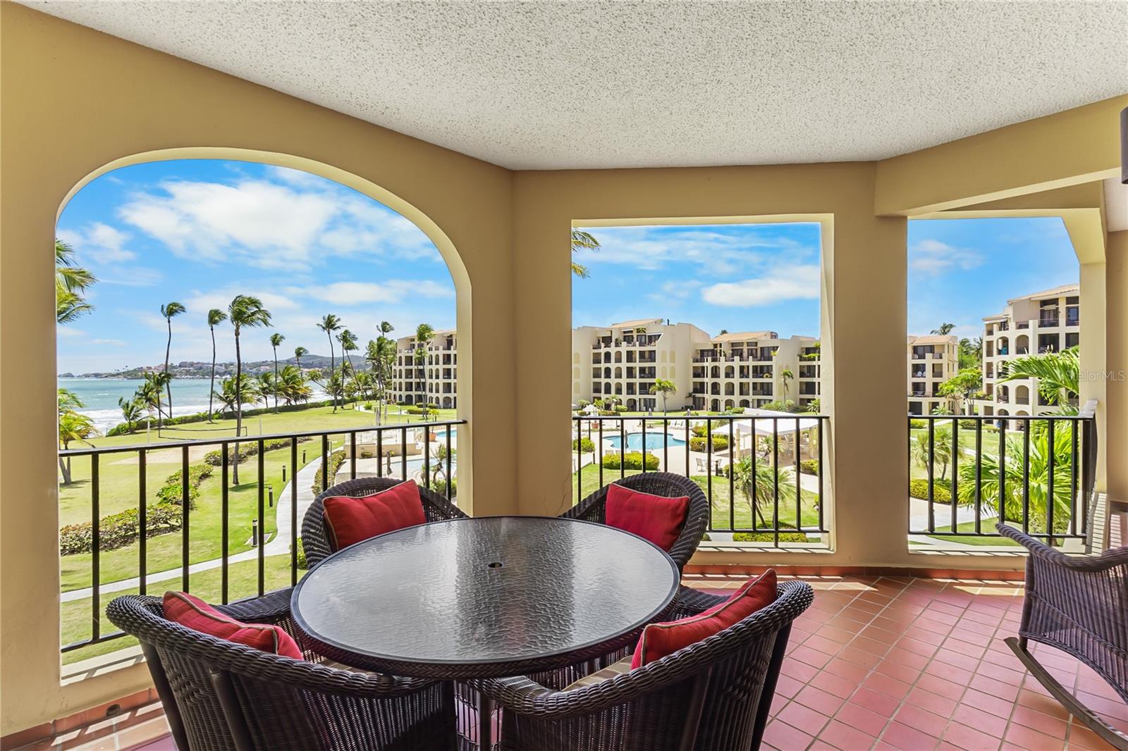 CRESCENT BEACH - Residential