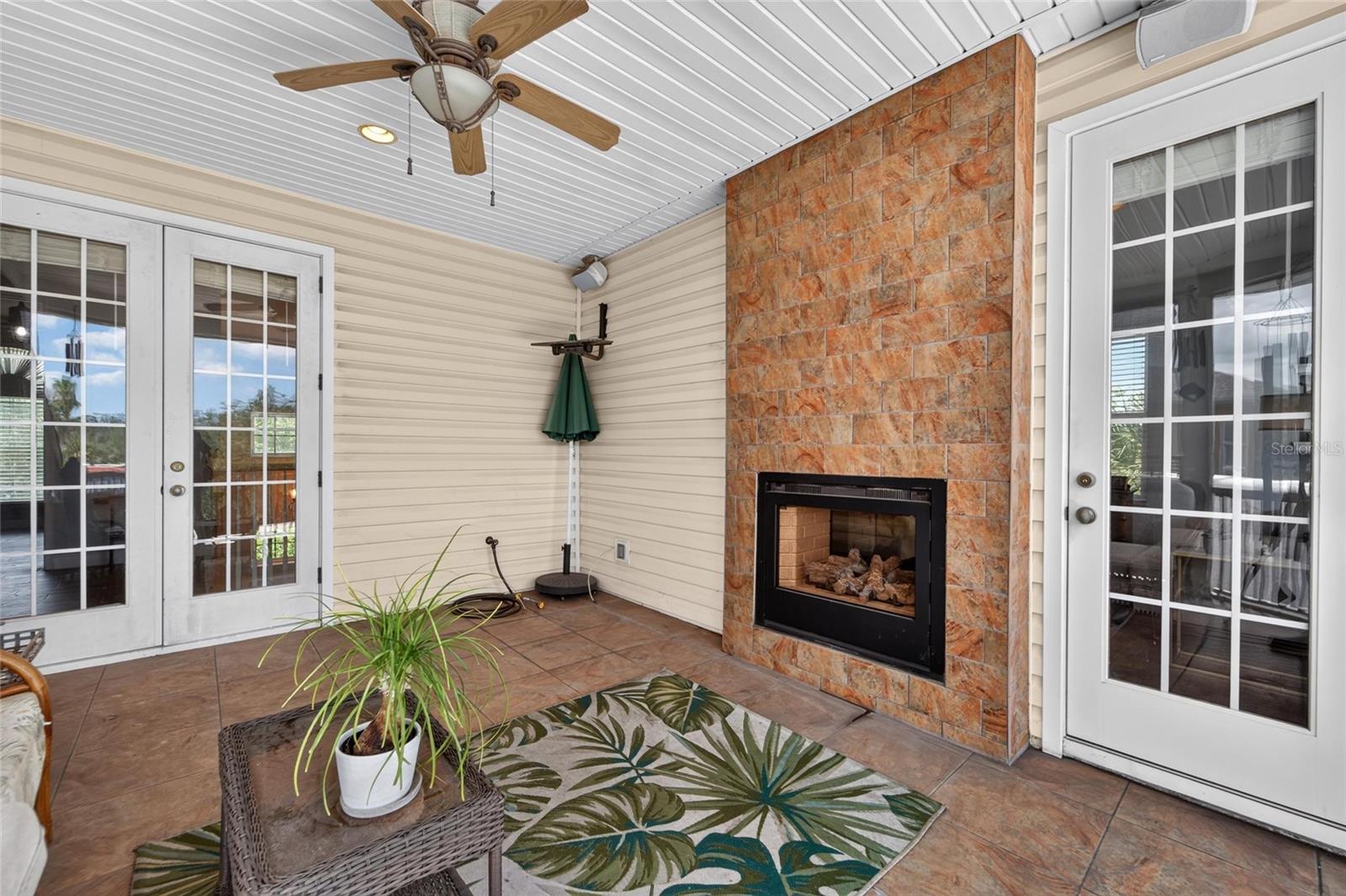 WHITCOMB POINT - Residential