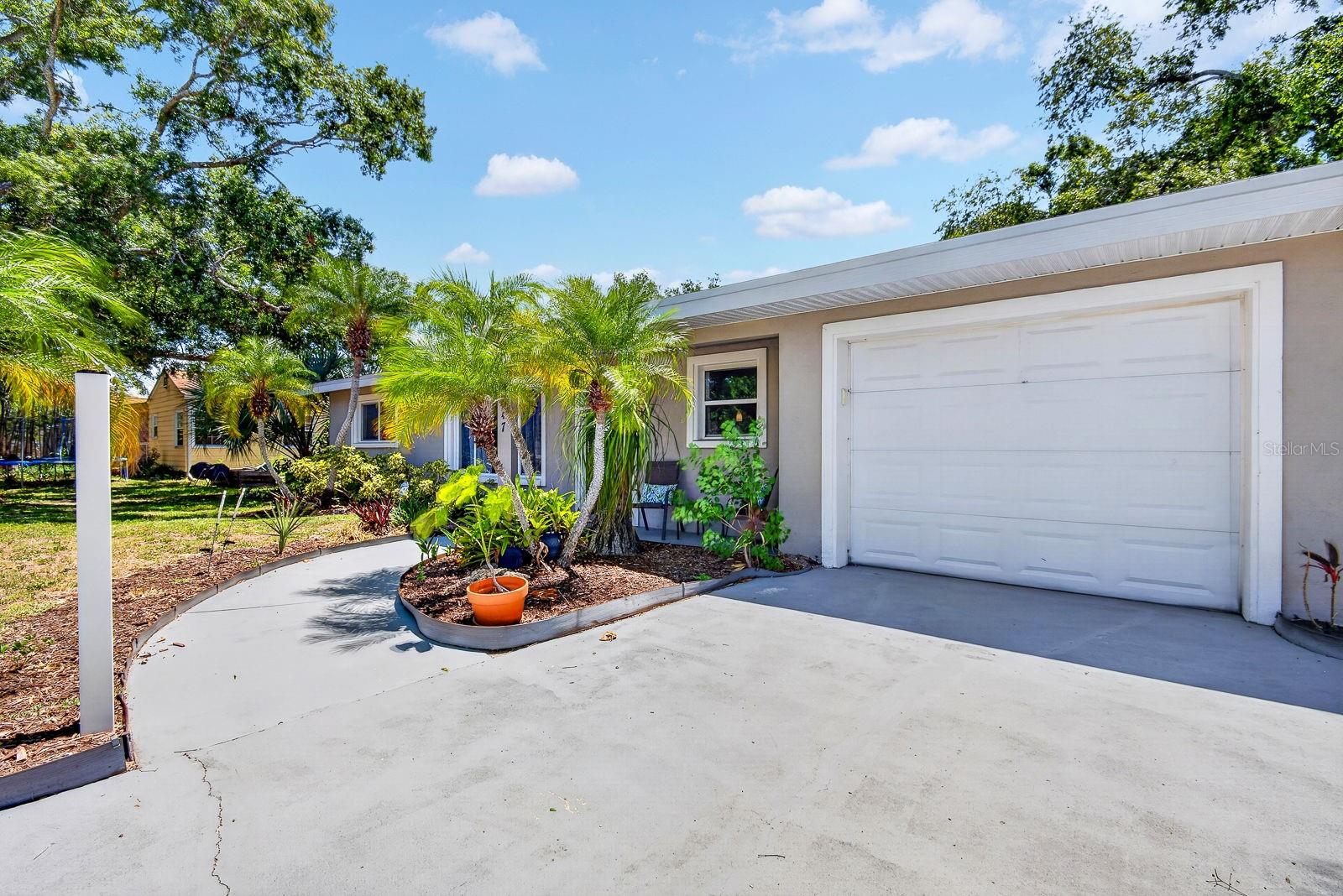 FLORAL PARK HOMESTEADS - Residential