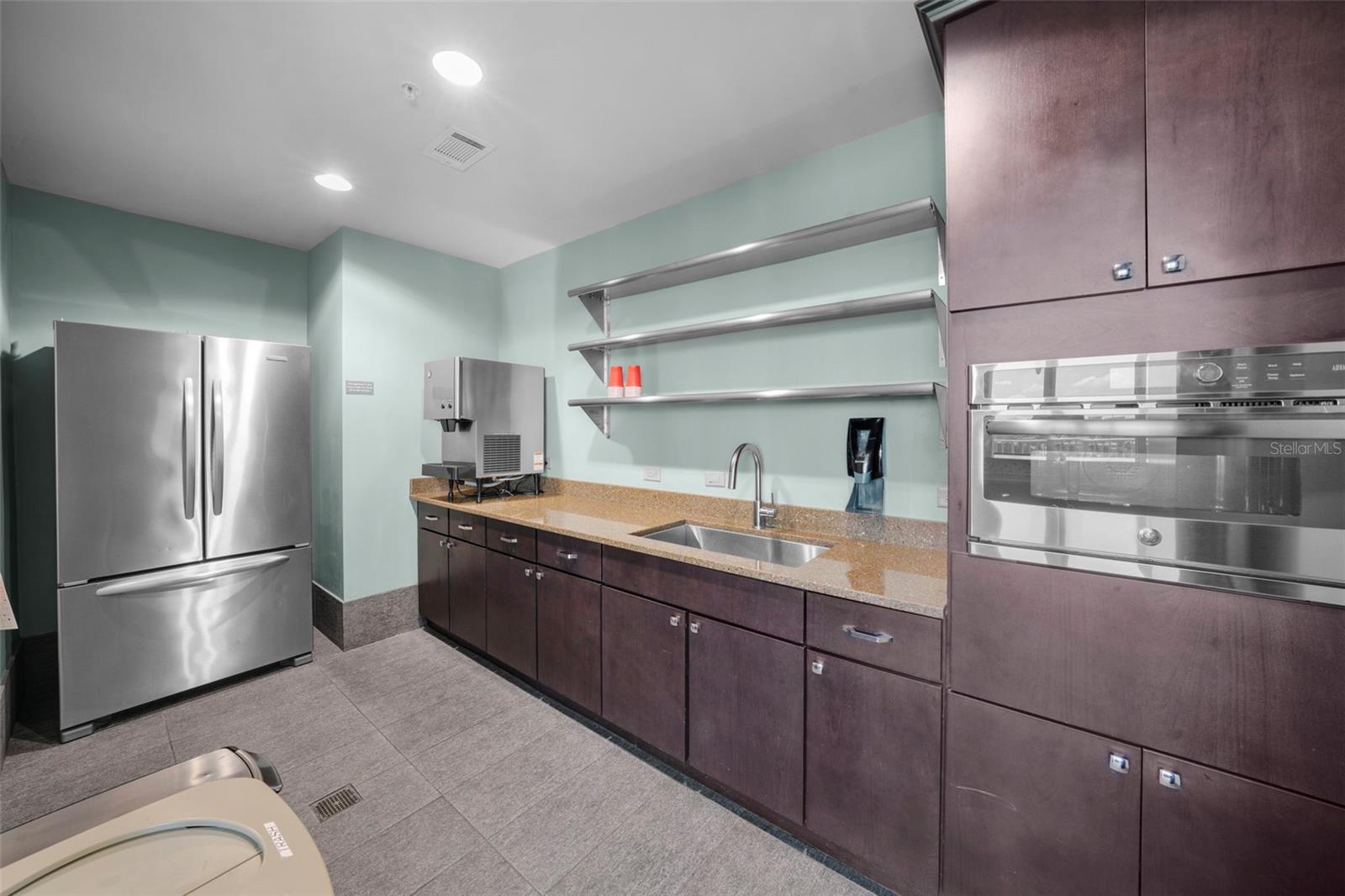 SKYPOINT A CONDO - Residential
