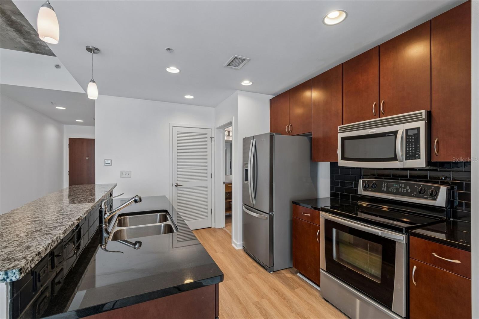 SKYPOINT A CONDO - Residential