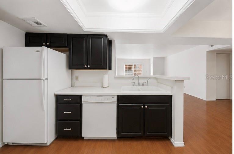 VANTAGE POINT CONDO - Residential Lease