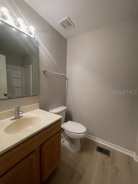 ASHBURN SQUARE TWNHMS - Residential