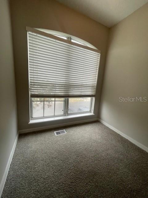 ASHBURN SQUARE TWNHMS - Residential