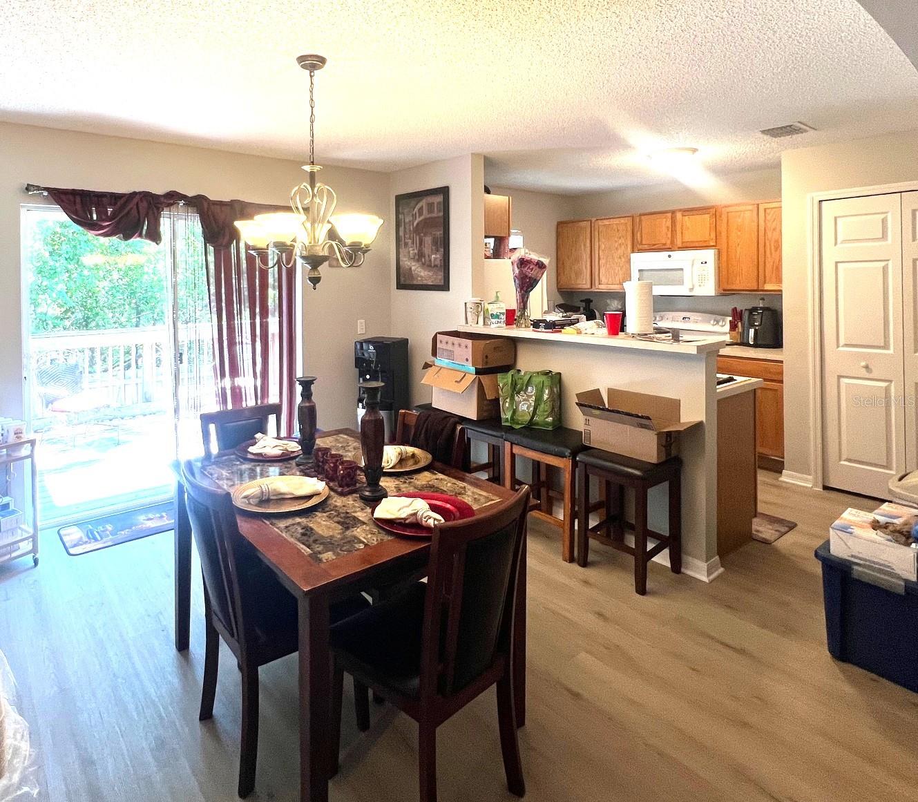 ASHBURN SQUARE TWNHMS - Residential