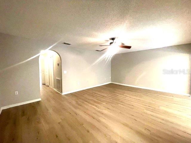 ASHBURN SQUARE TWNHMS - Residential