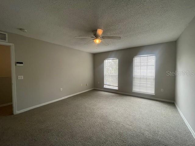 ASHBURN SQUARE TWNHMS - Residential
