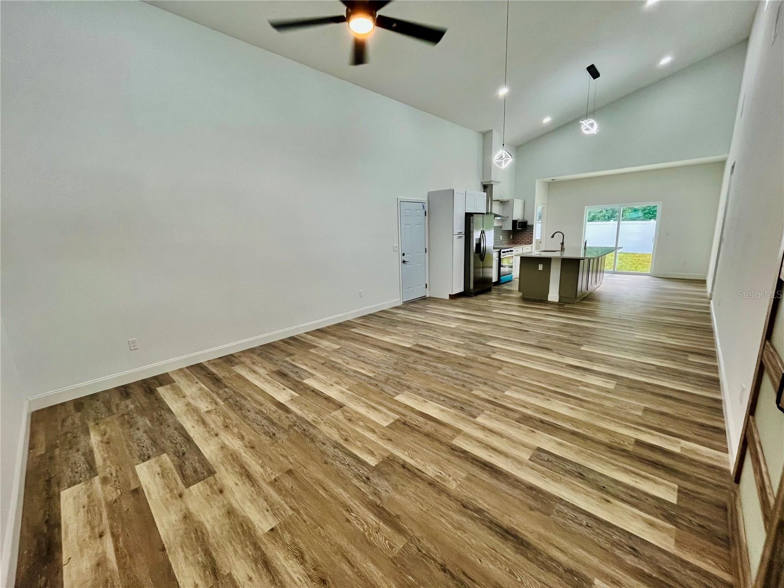 LAKEWOOD VILLAS - Residential