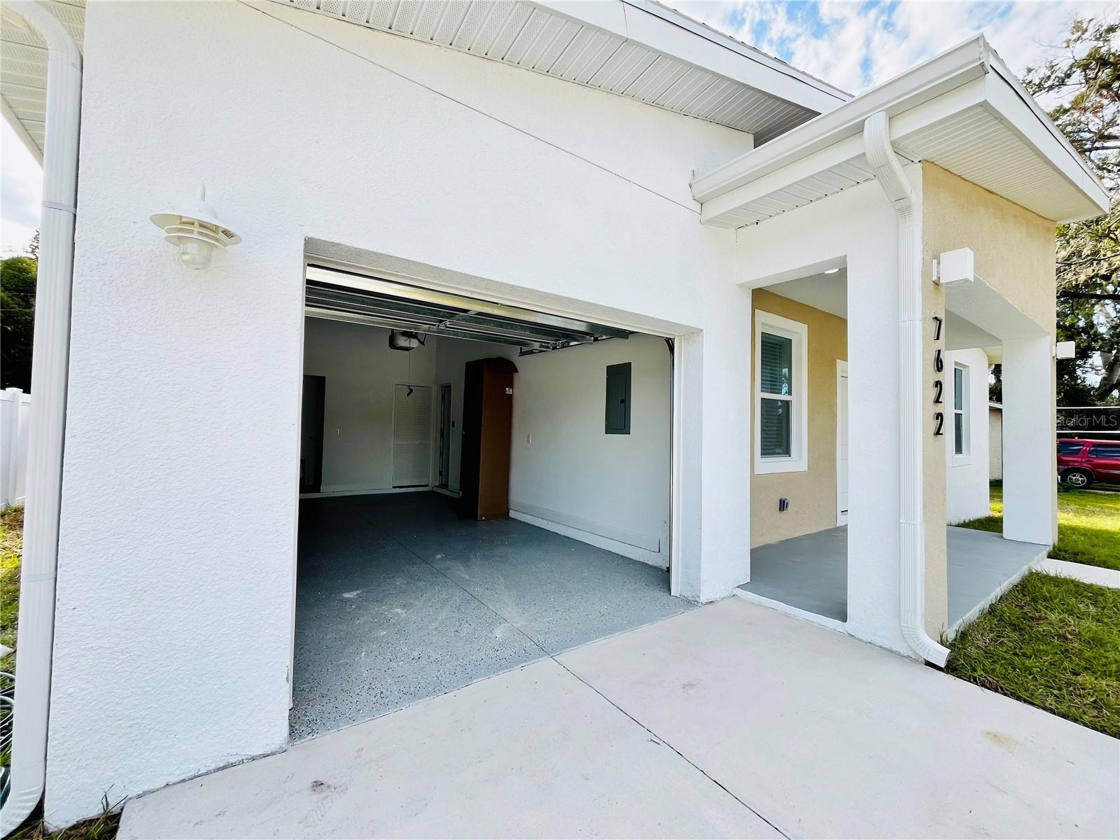 LAKEWOOD VILLAS - Residential