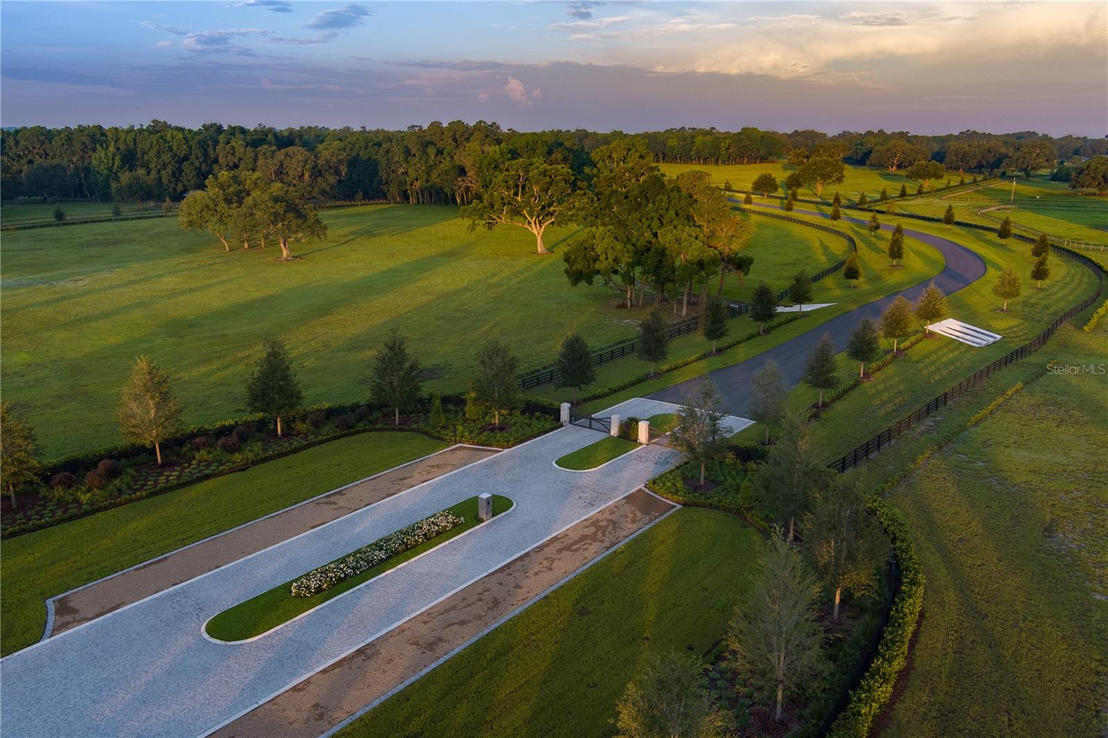 SILVER OAK - Land
