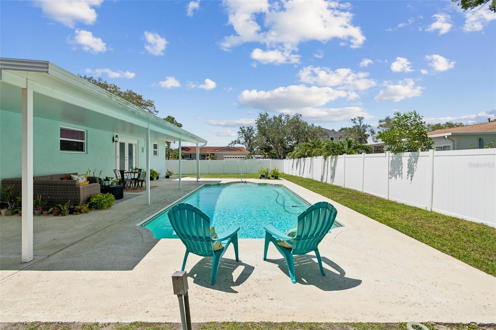 SHORE ACRES SEC TWIN LAKES AD - Residential