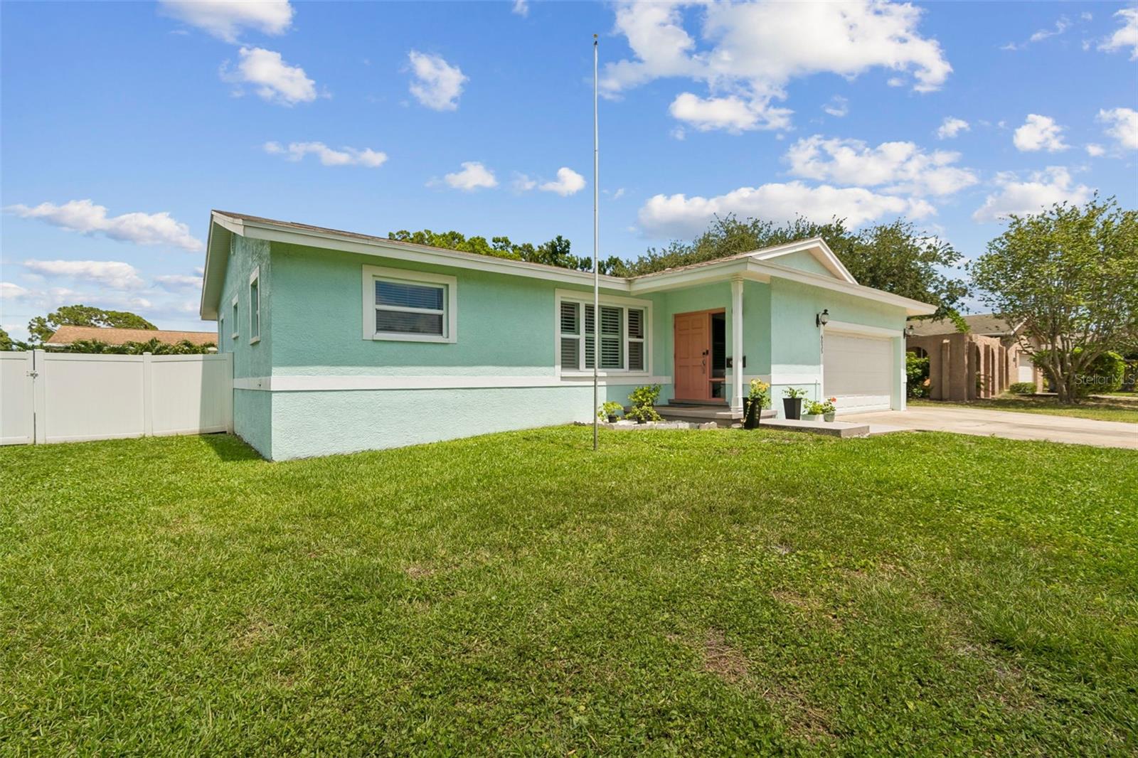 SHORE ACRES SEC TWIN LAKES AD - Residential