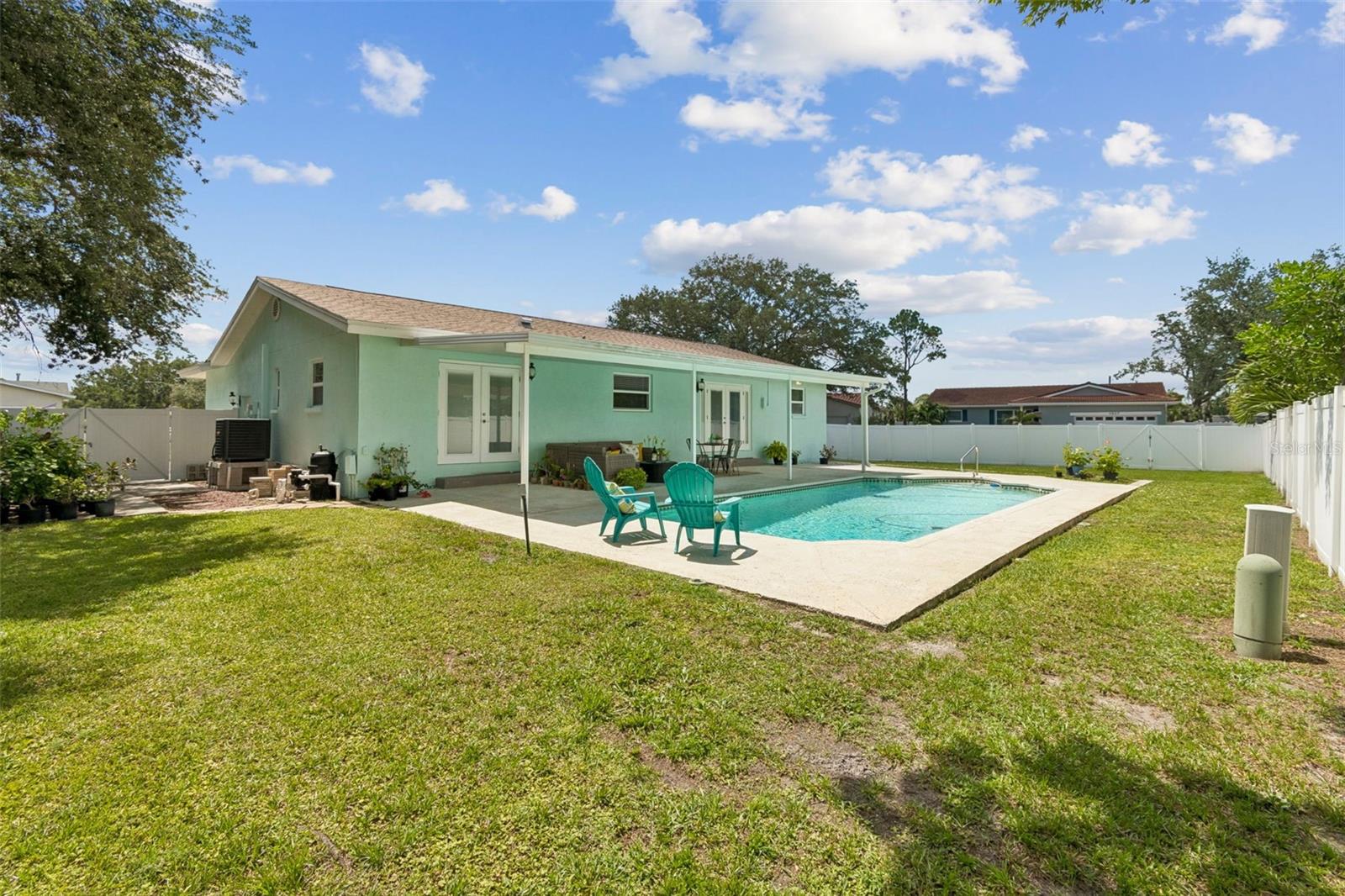 SHORE ACRES SEC TWIN LAKES AD - Residential