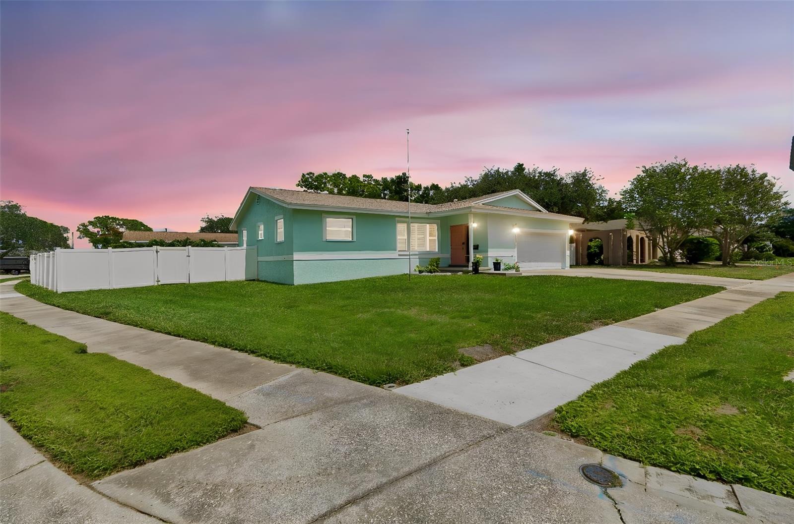 SHORE ACRES SEC TWIN LAKES AD - Residential