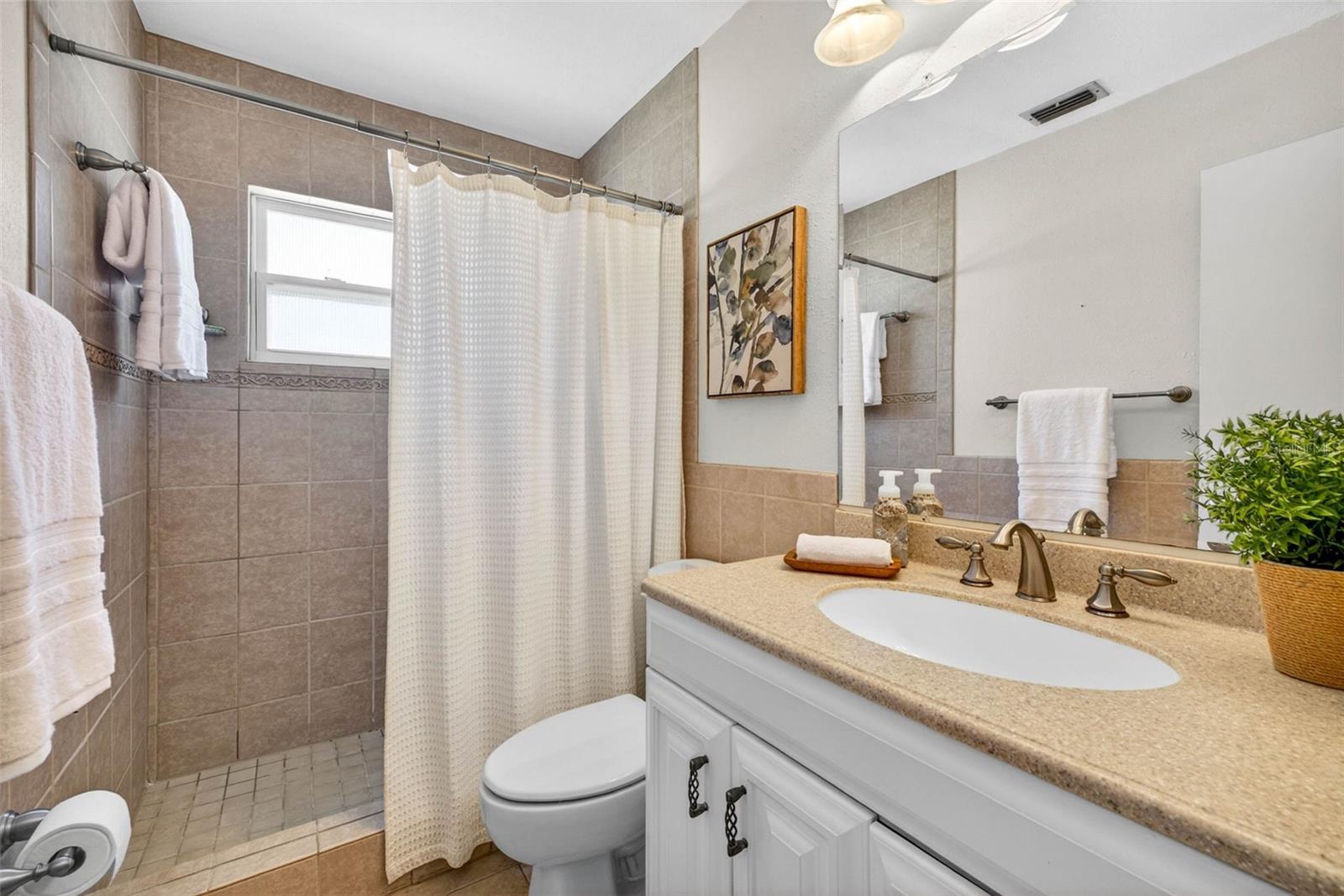 SHORE ACRES SEC TWIN LAKES AD - Residential