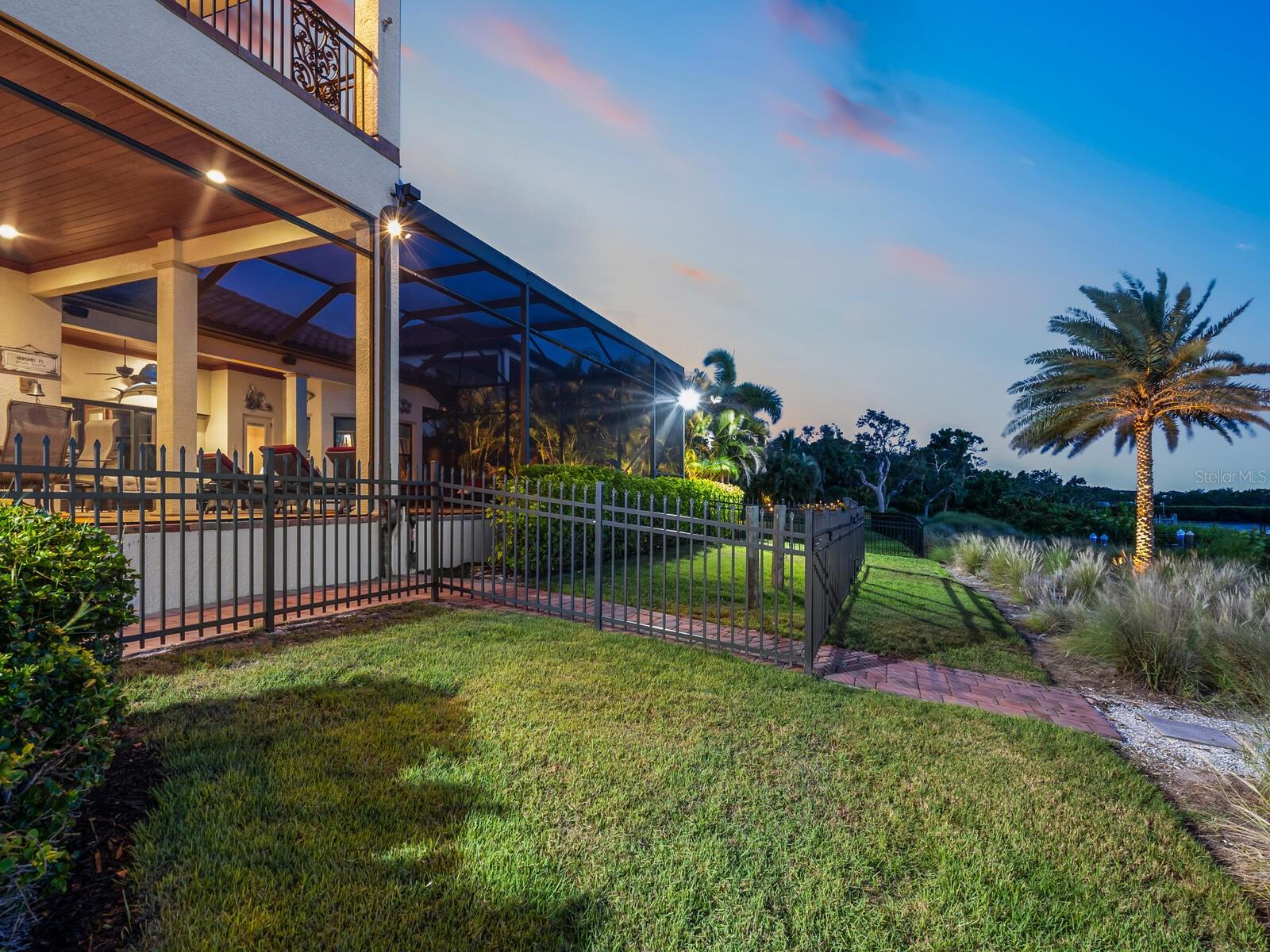 BLACKBURN RIDGE - Residential