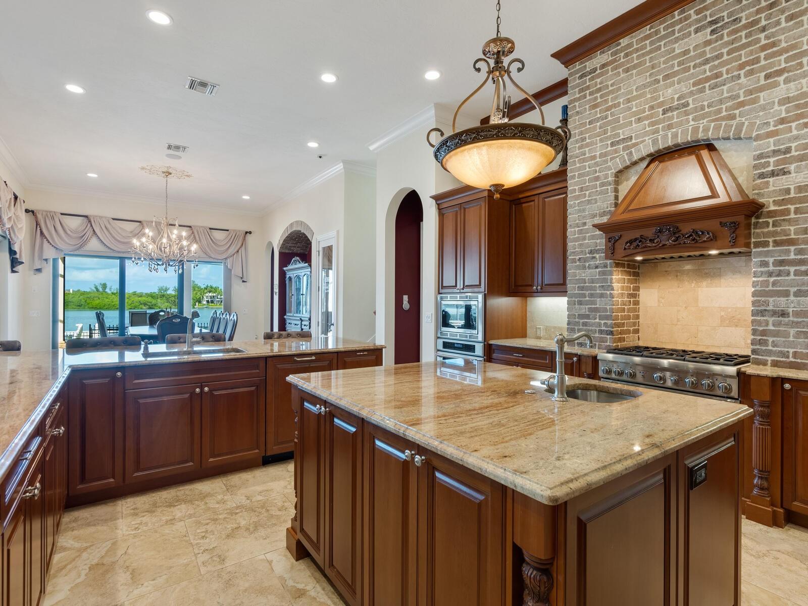 BLACKBURN RIDGE - Residential