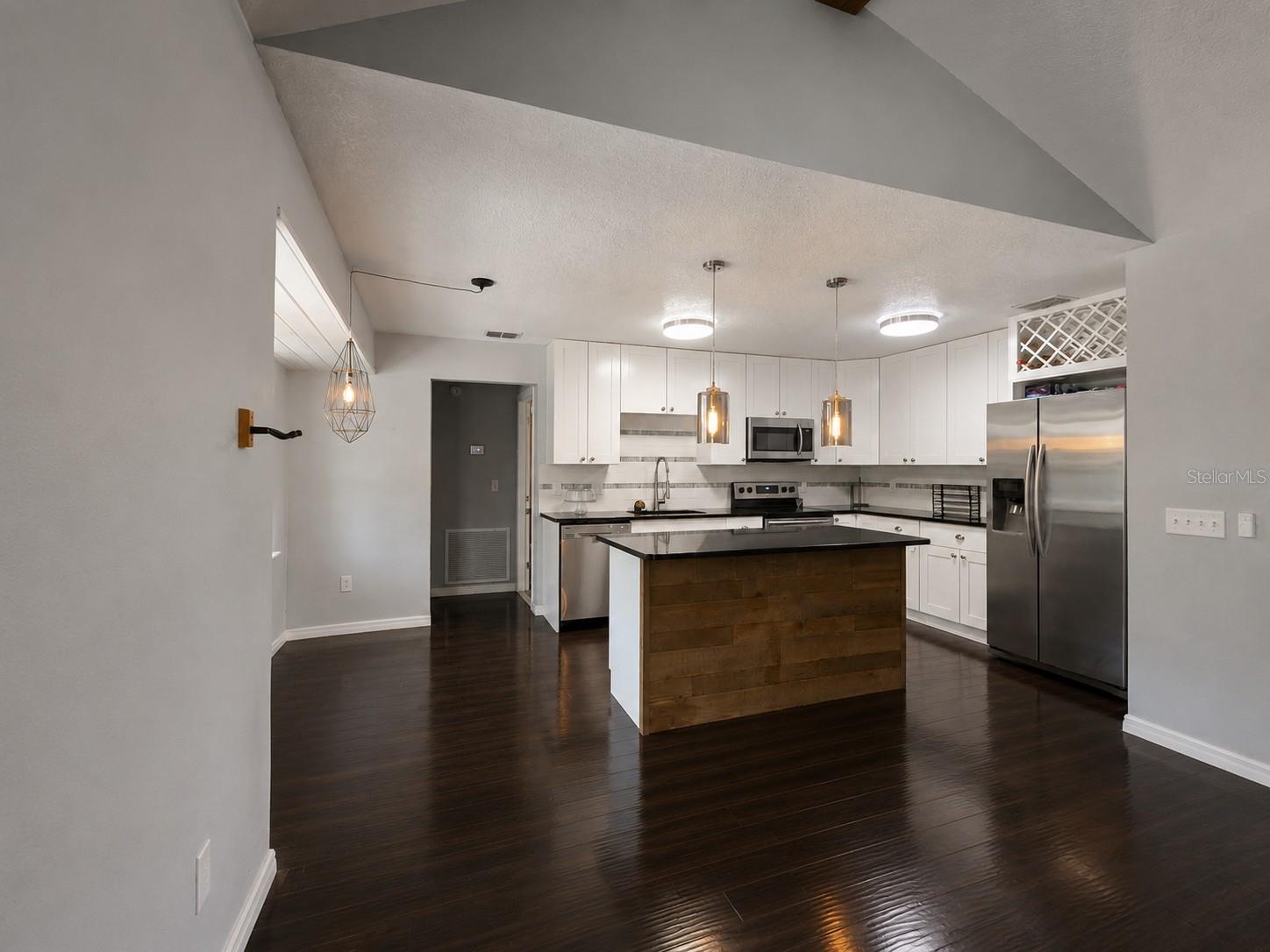 DELTONA LAKES UN 11 - Residential