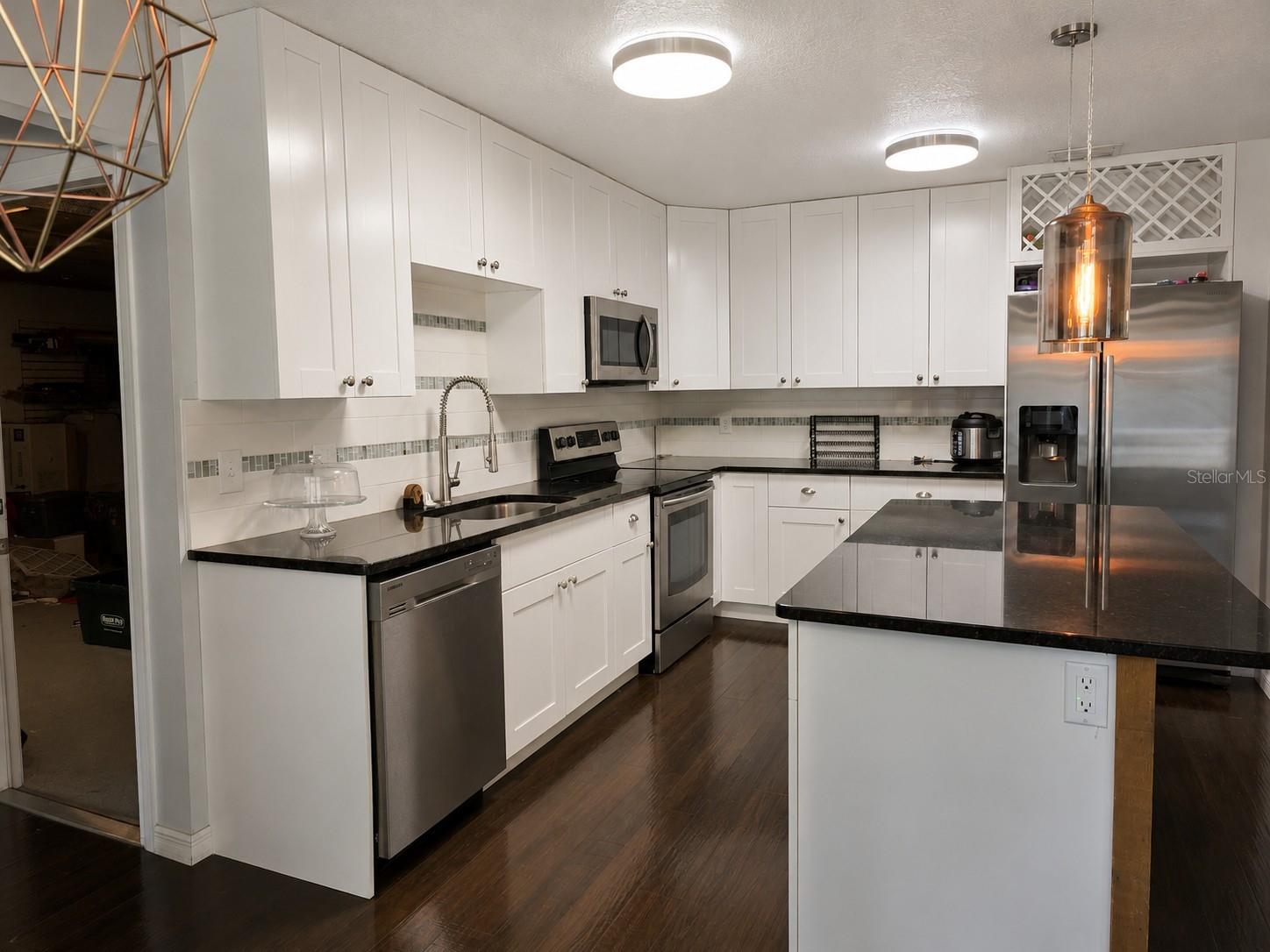 DELTONA LAKES UN 11 - Residential