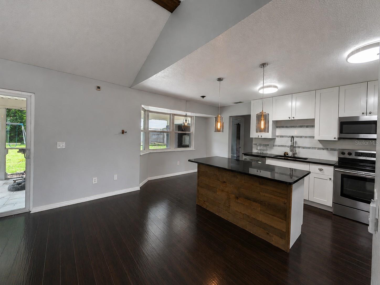 DELTONA LAKES UN 11 - Residential