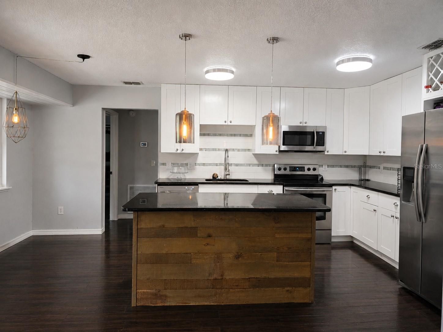 DELTONA LAKES UN 11 - Residential