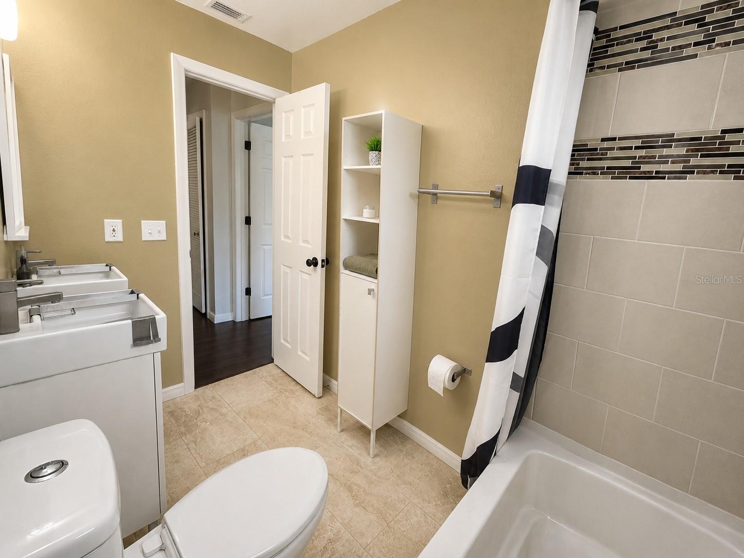 DELTONA LAKES UN 11 - Residential
