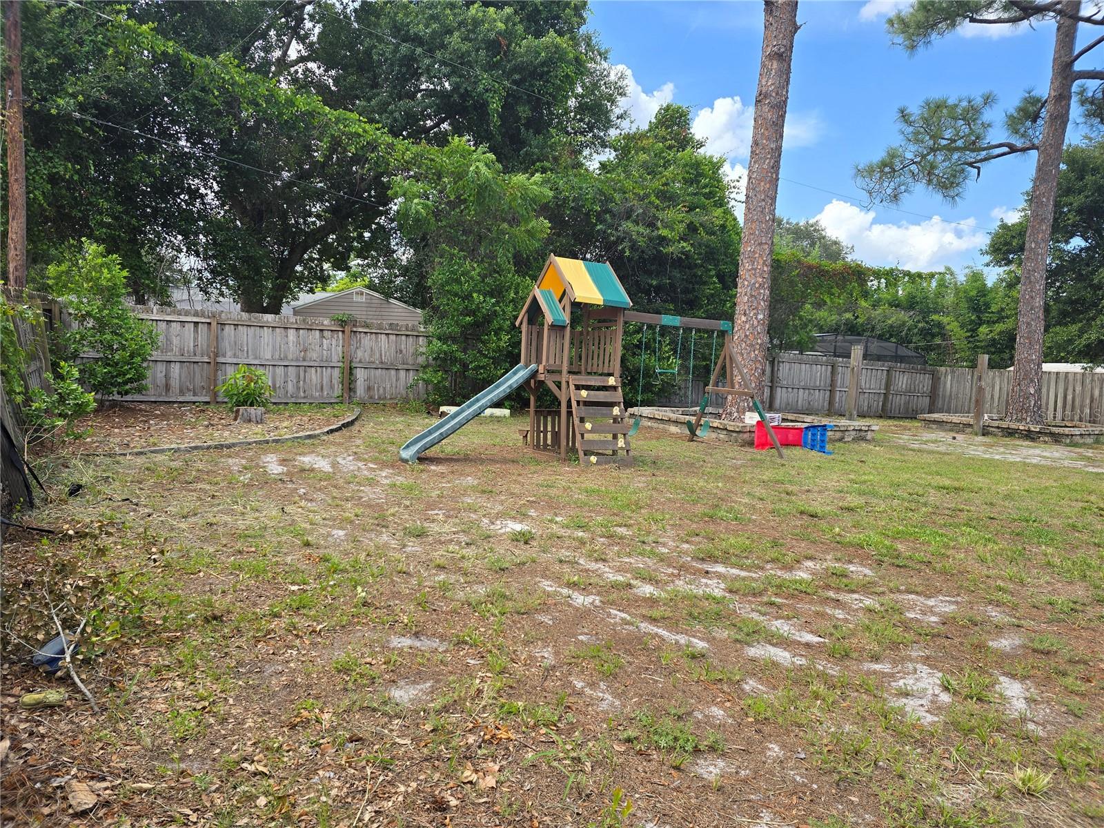 DELTONA LAKES UN 11 - Residential