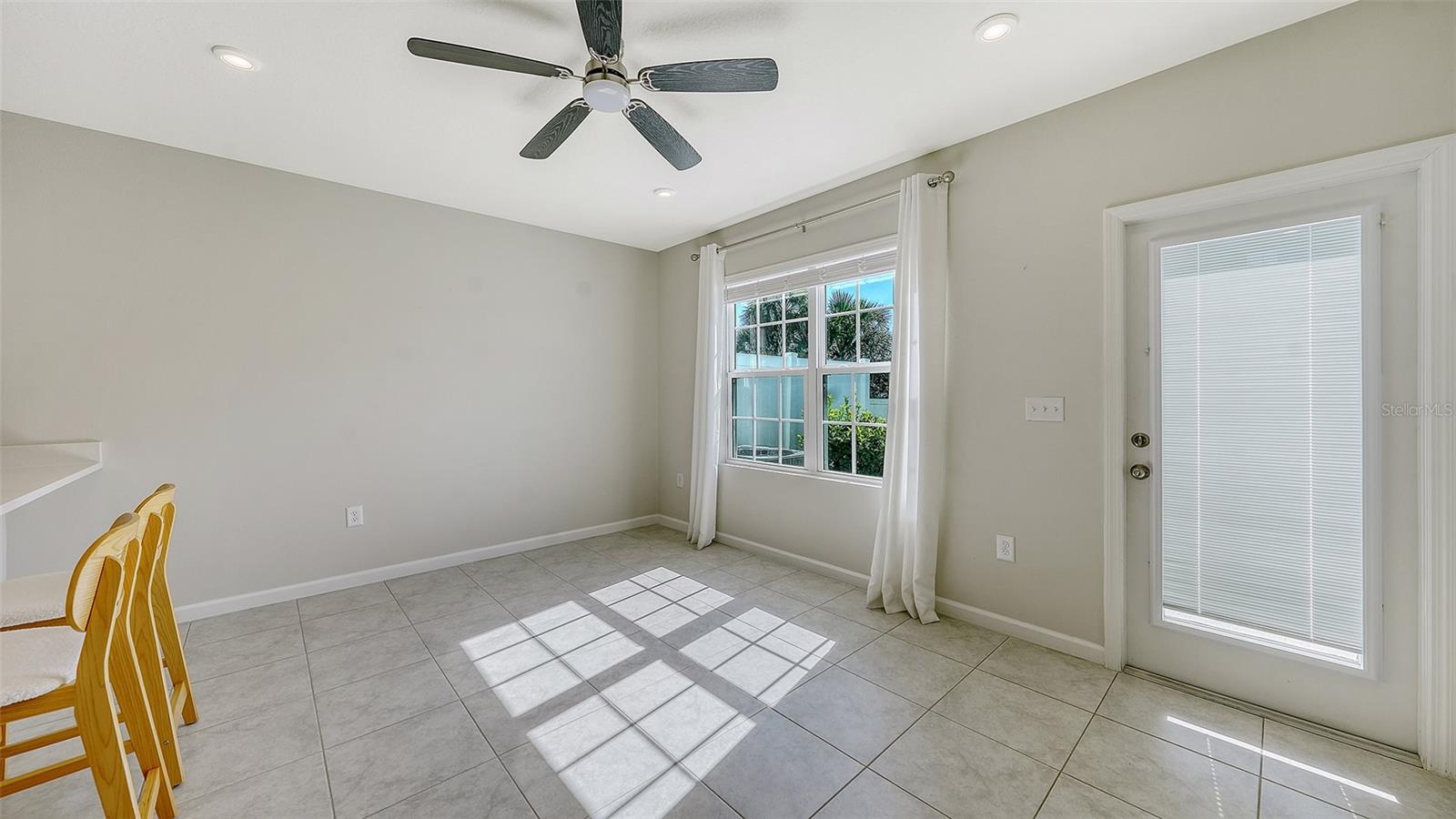 AVALON WOODS - Residential