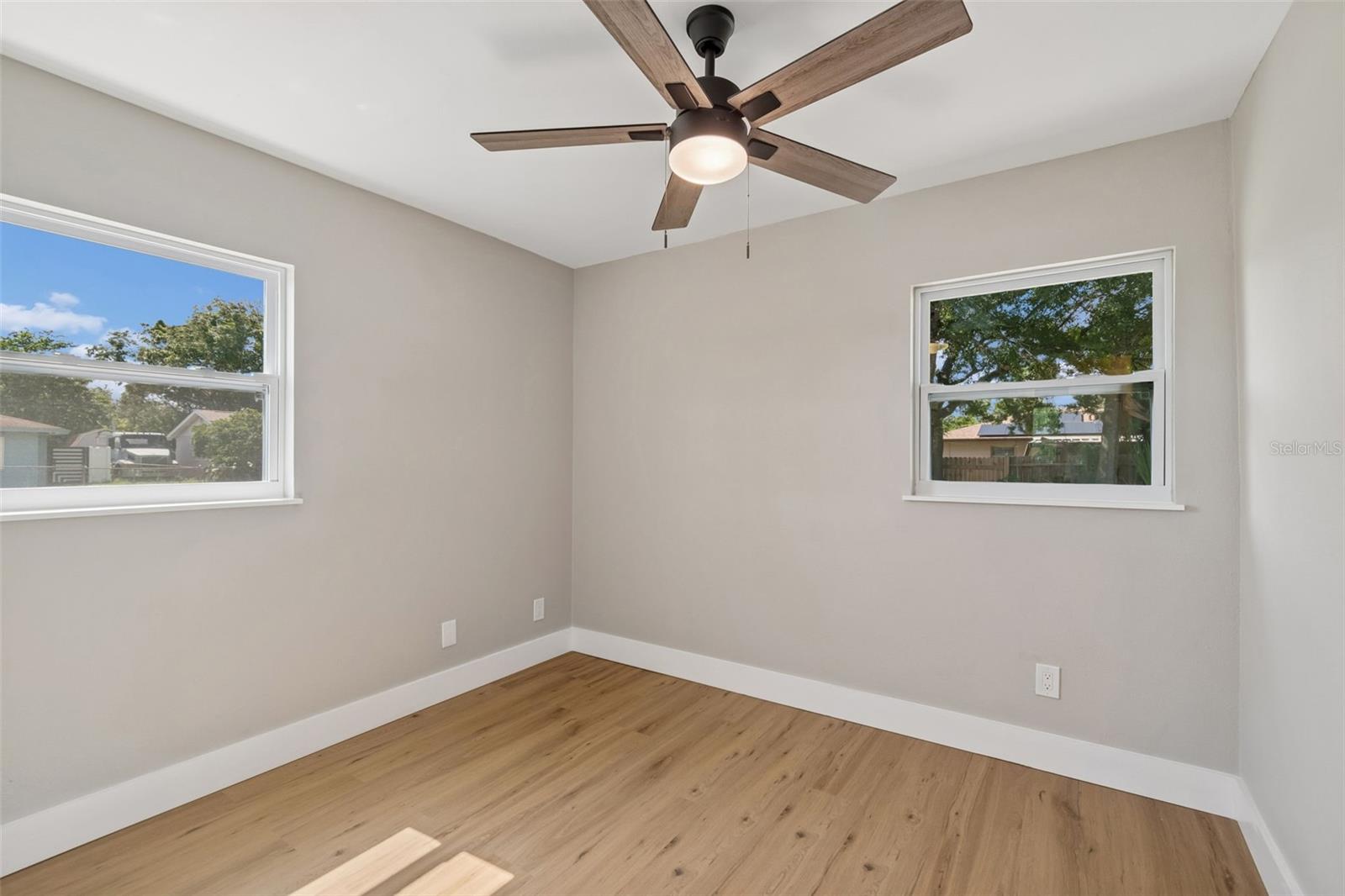 PALM RIVER VILLAGE - Residential