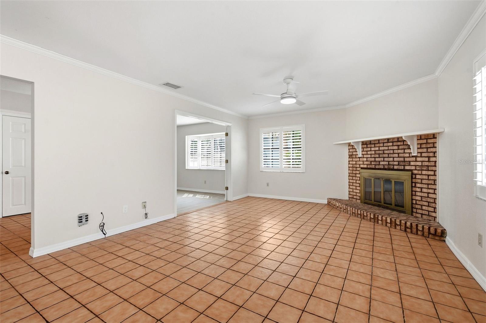 ESPIRITU SANTO SPGS - Residential Lease