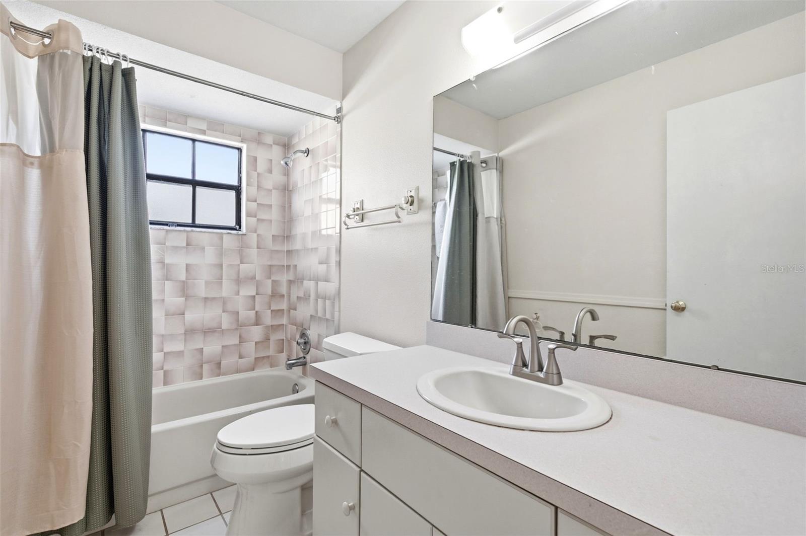 ESPIRITU SANTO SPGS - Residential Lease