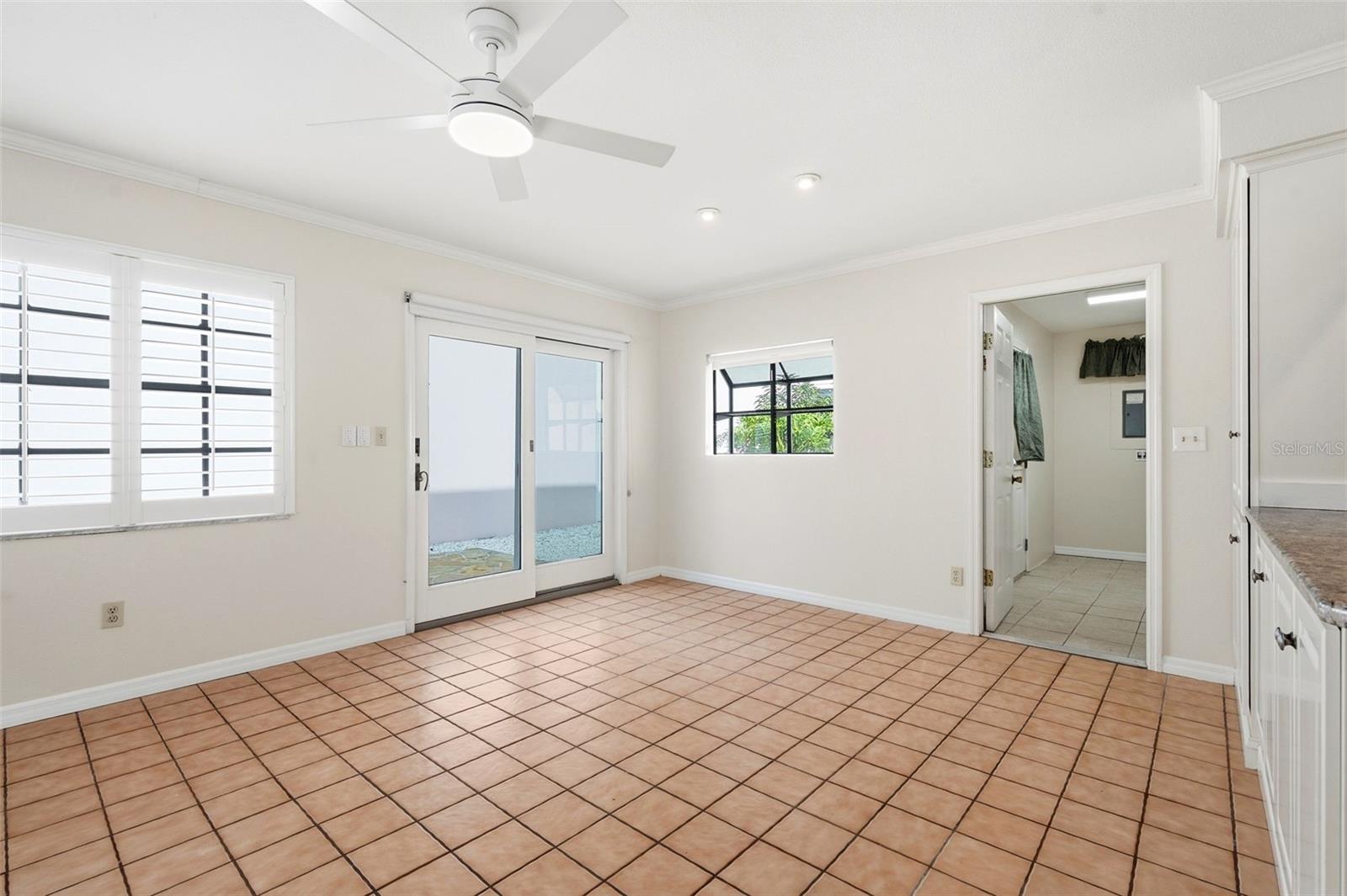 ESPIRITU SANTO SPGS - Residential Lease