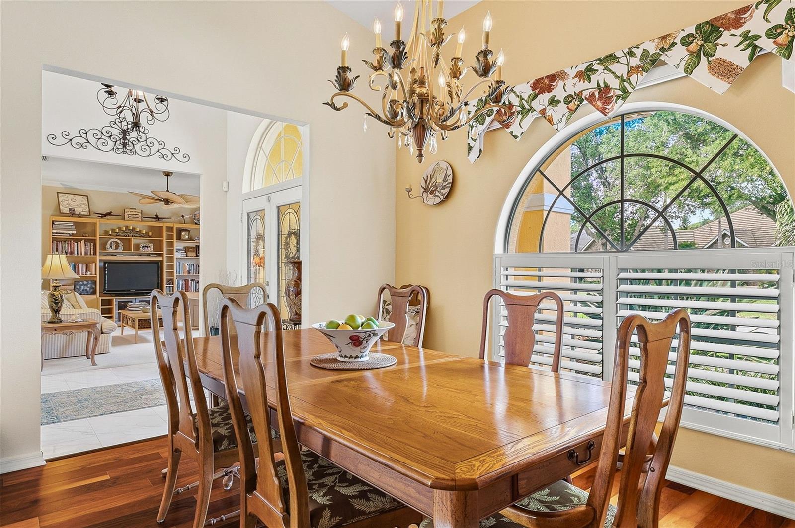 CALUSA LAKES - Residential