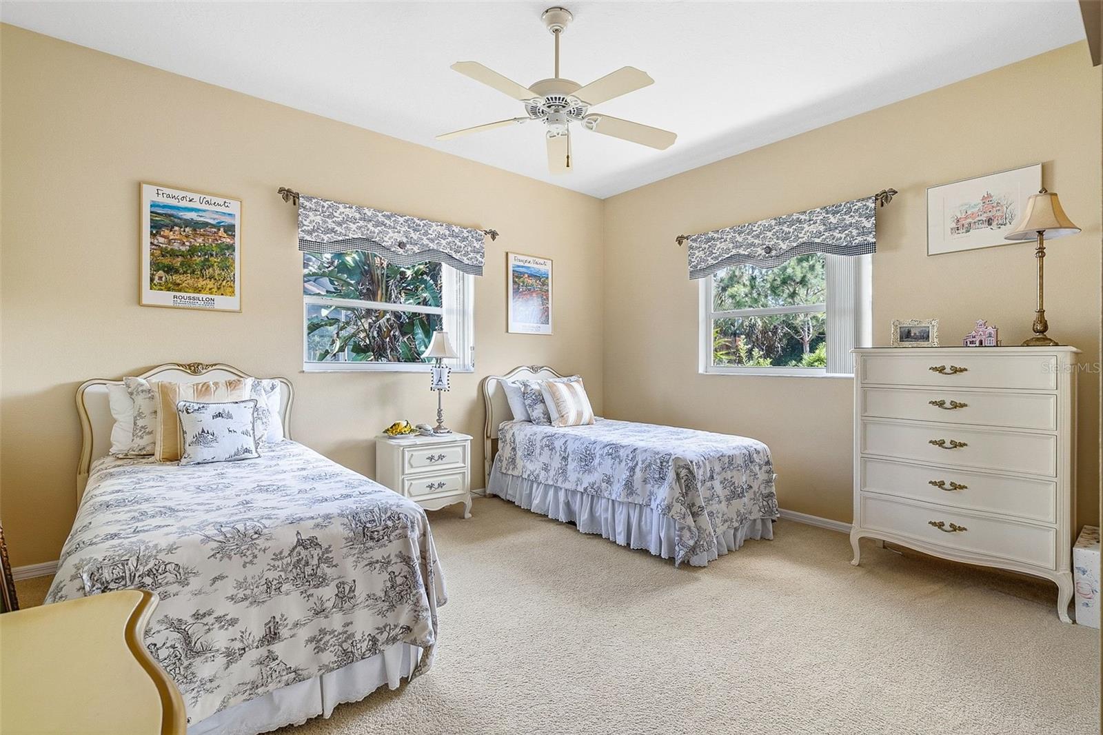 CALUSA LAKES - Residential