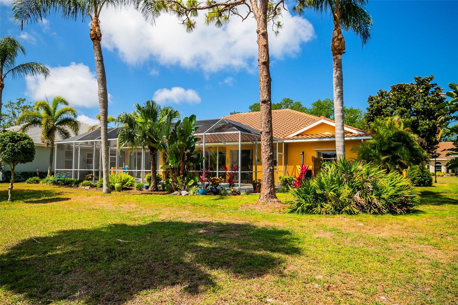 CALUSA LAKES - Residential