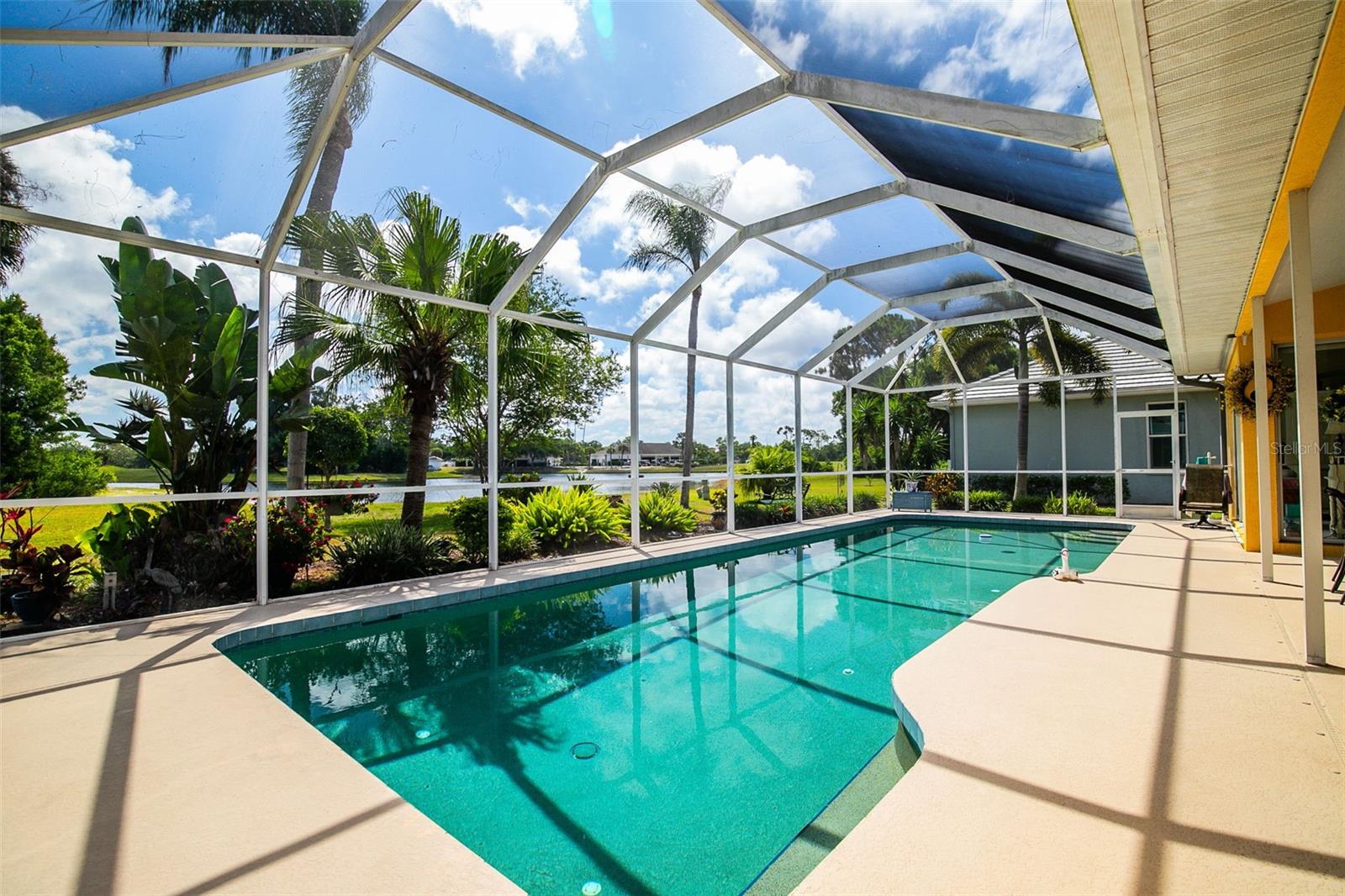 CALUSA LAKES - Residential