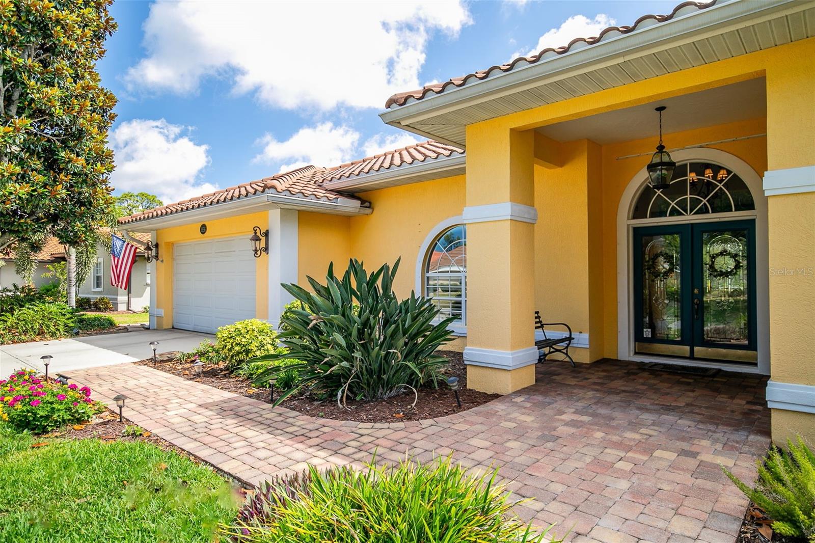CALUSA LAKES - Residential