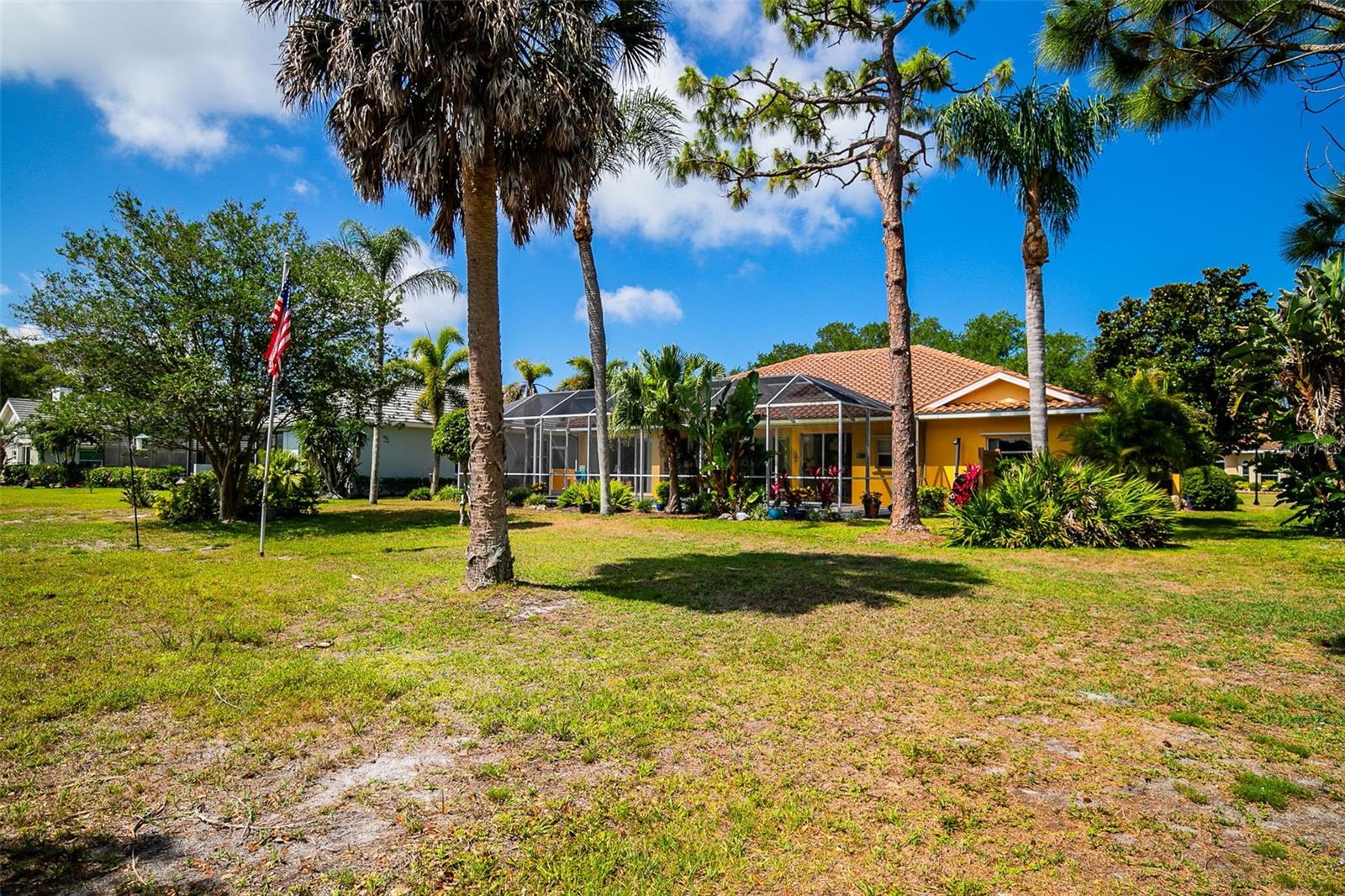 CALUSA LAKES - Residential