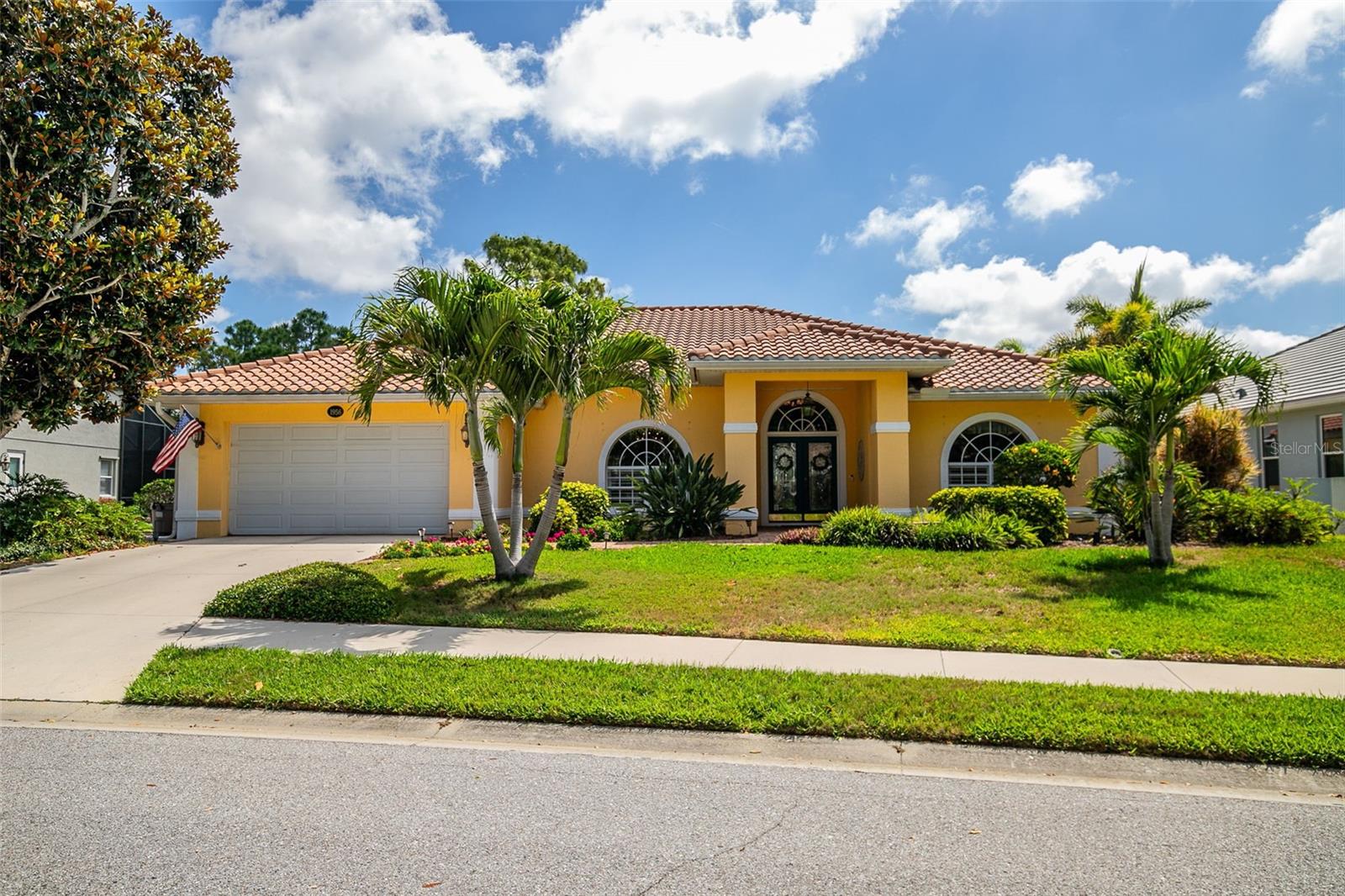 CALUSA LAKES - Residential