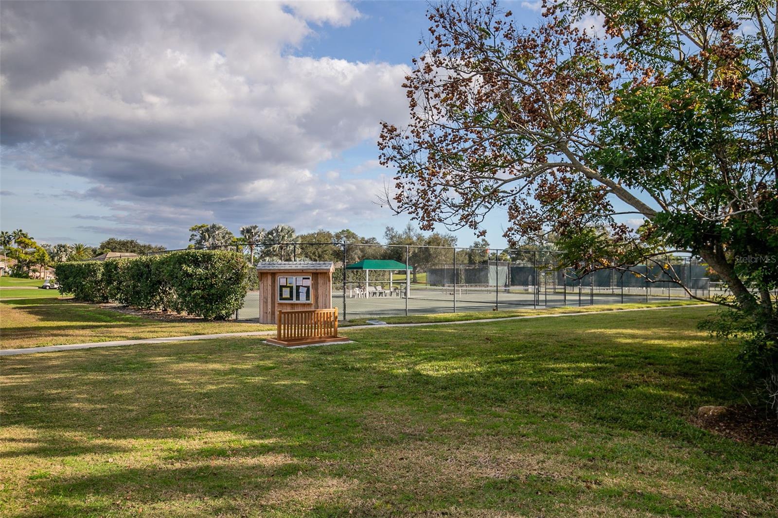 CALUSA LAKES - Residential