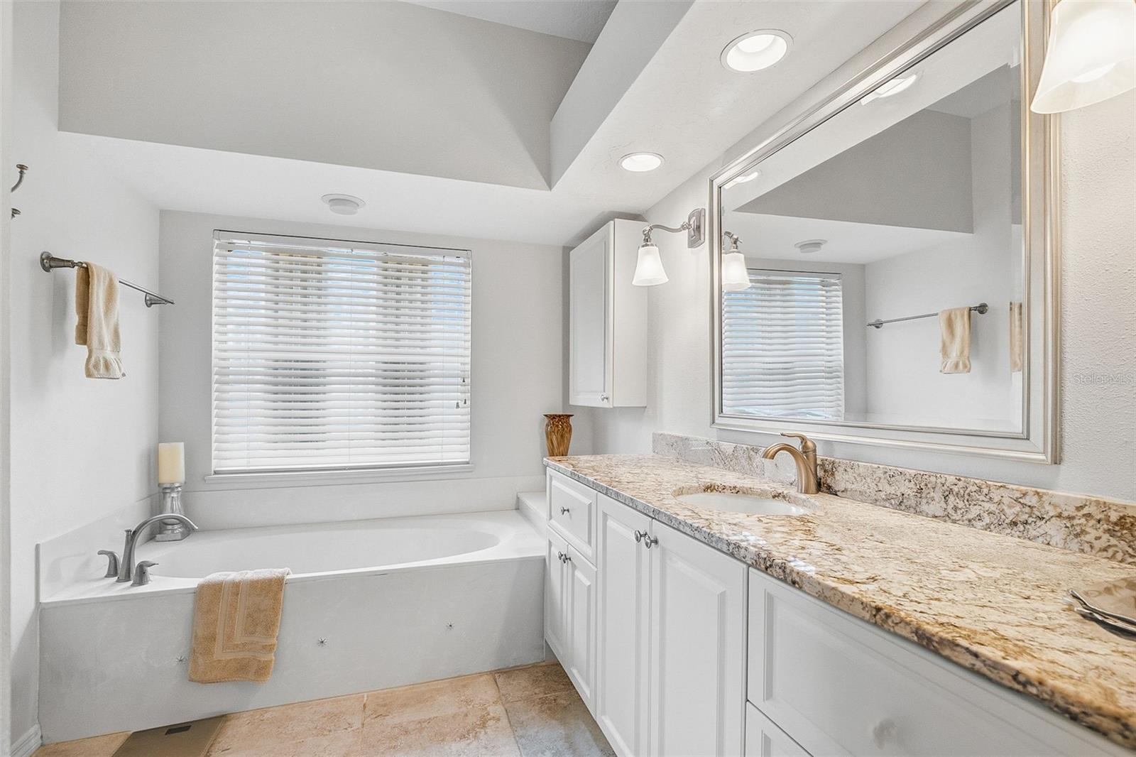 CALUSA LAKES - Residential