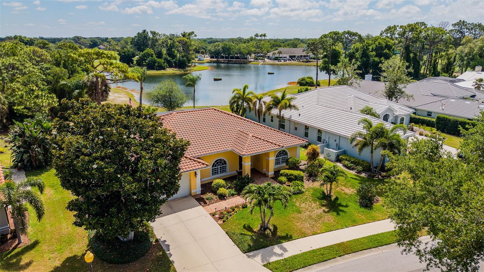 CALUSA LAKES - Residential