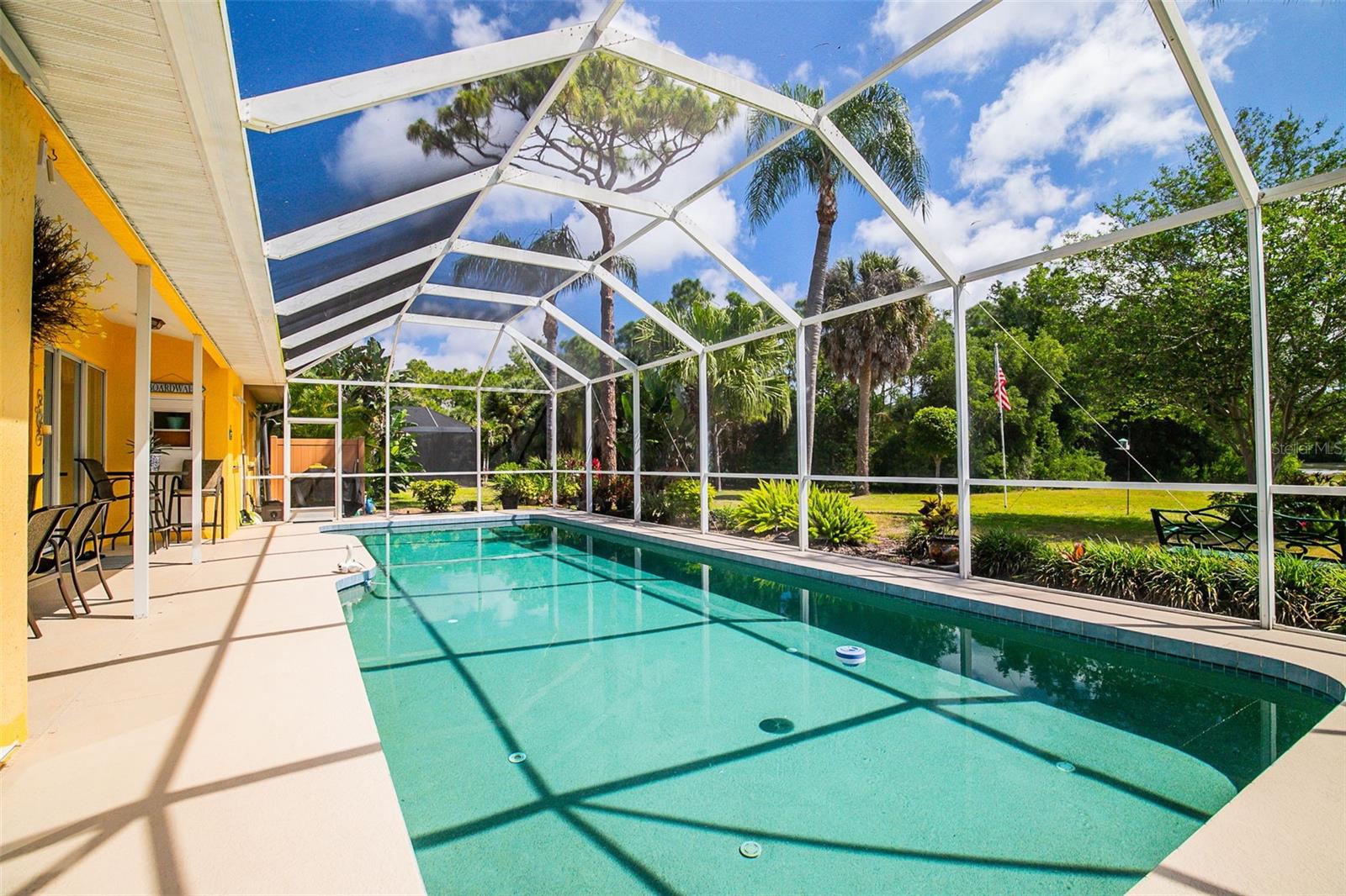 CALUSA LAKES - Residential